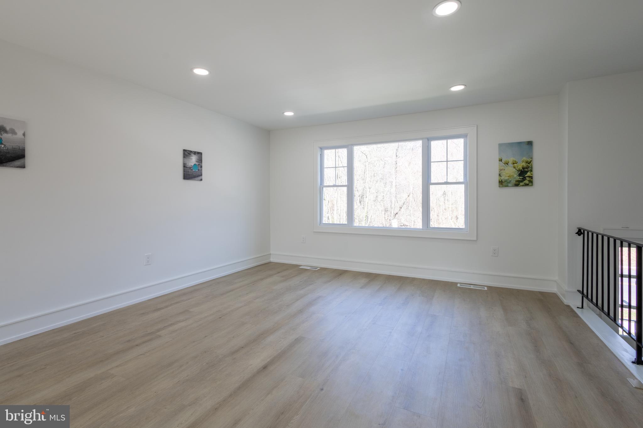 CLEARVIEW MANOR - Residential