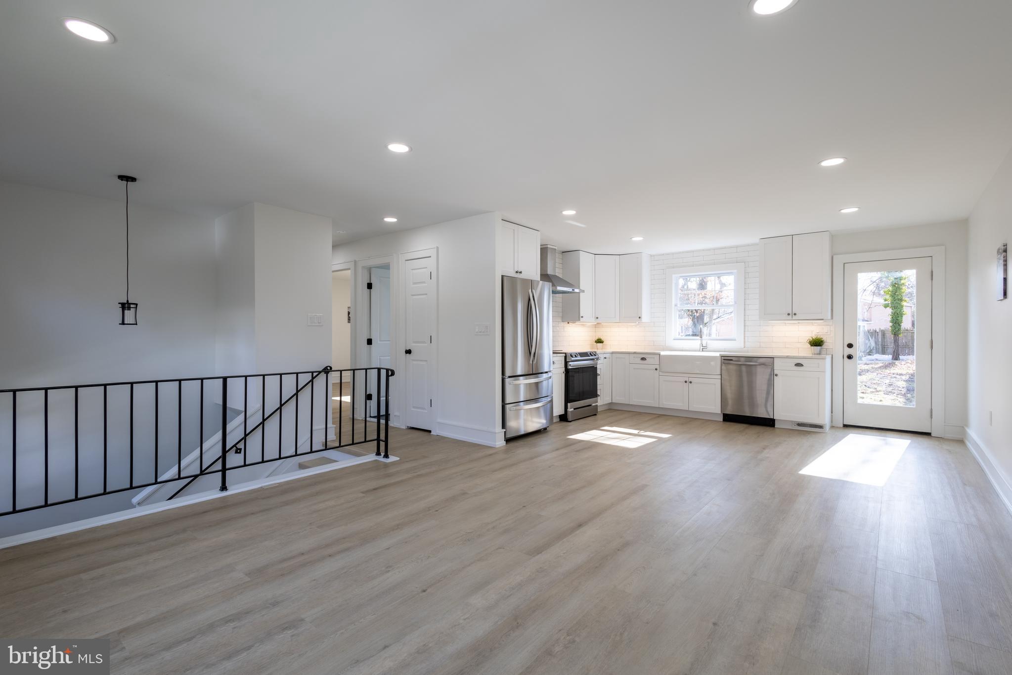 CLEARVIEW MANOR - Residential