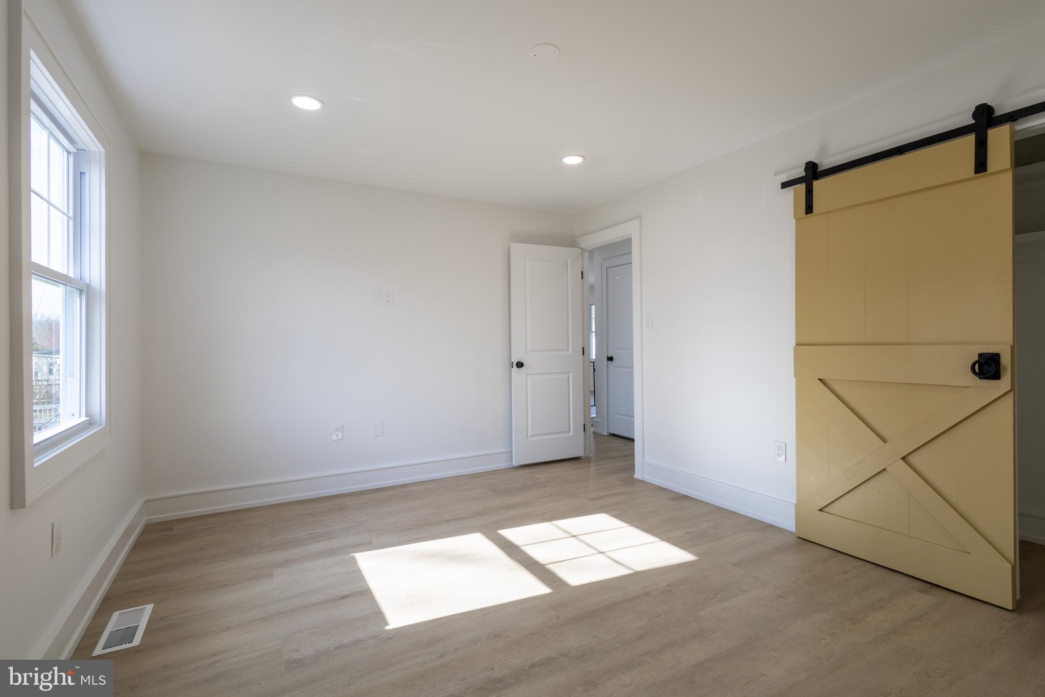 CLEARVIEW MANOR - Residential