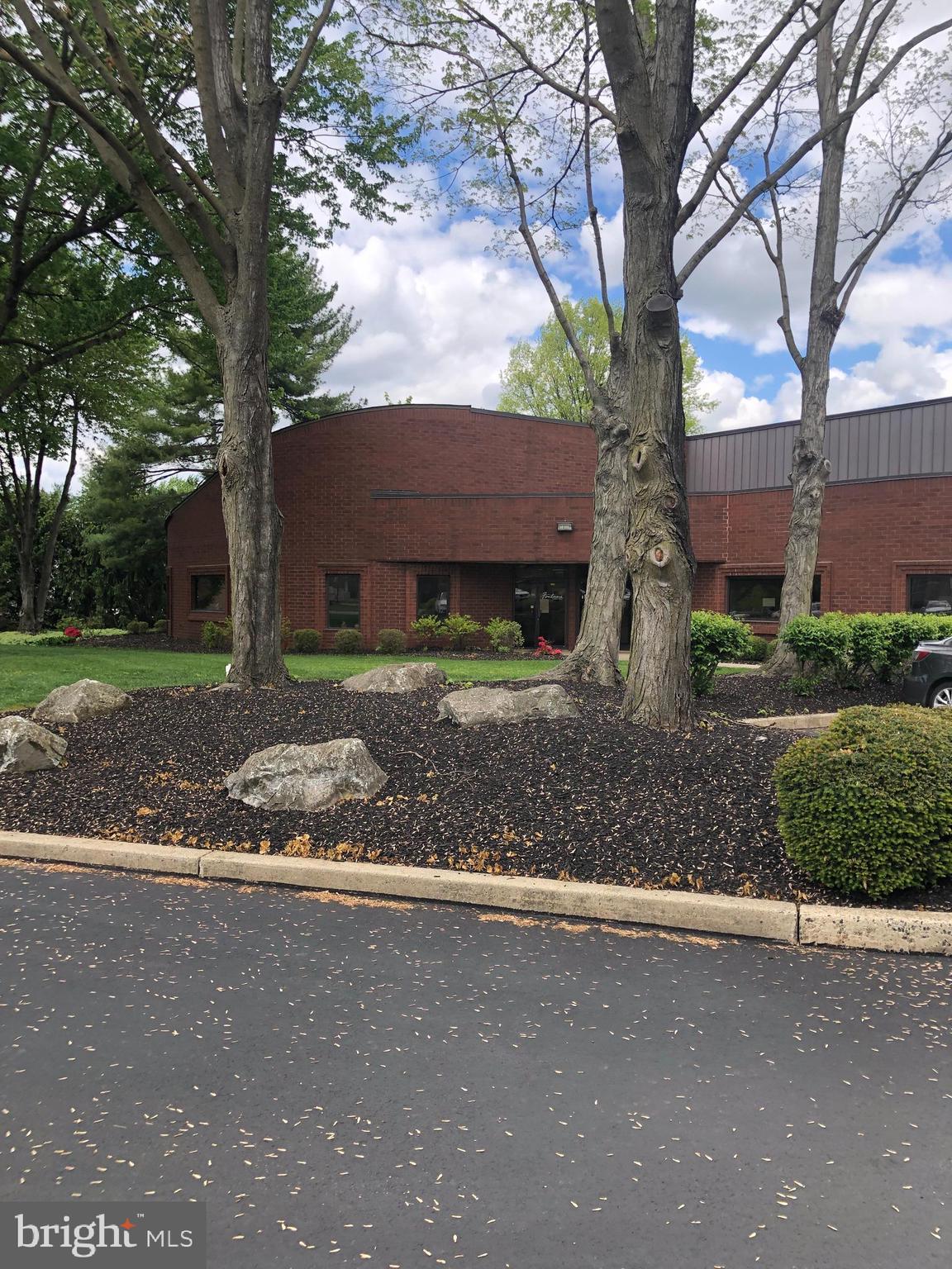 1913 Olde Homestead Ln, Lancaster, PA 17601-5824