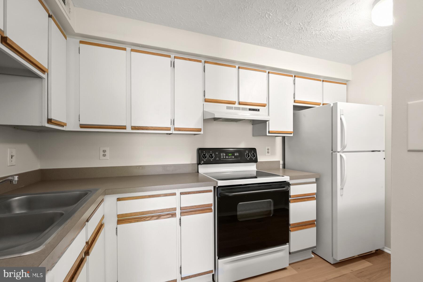 CHESTERFIELD GARDEN CONDOMINIUM - Residential