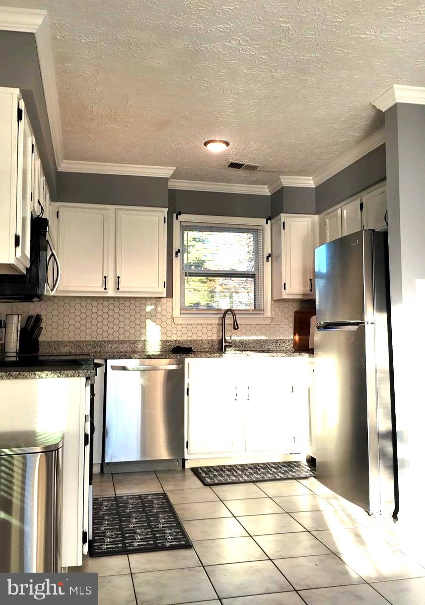 6041 RED WOLF PLACE