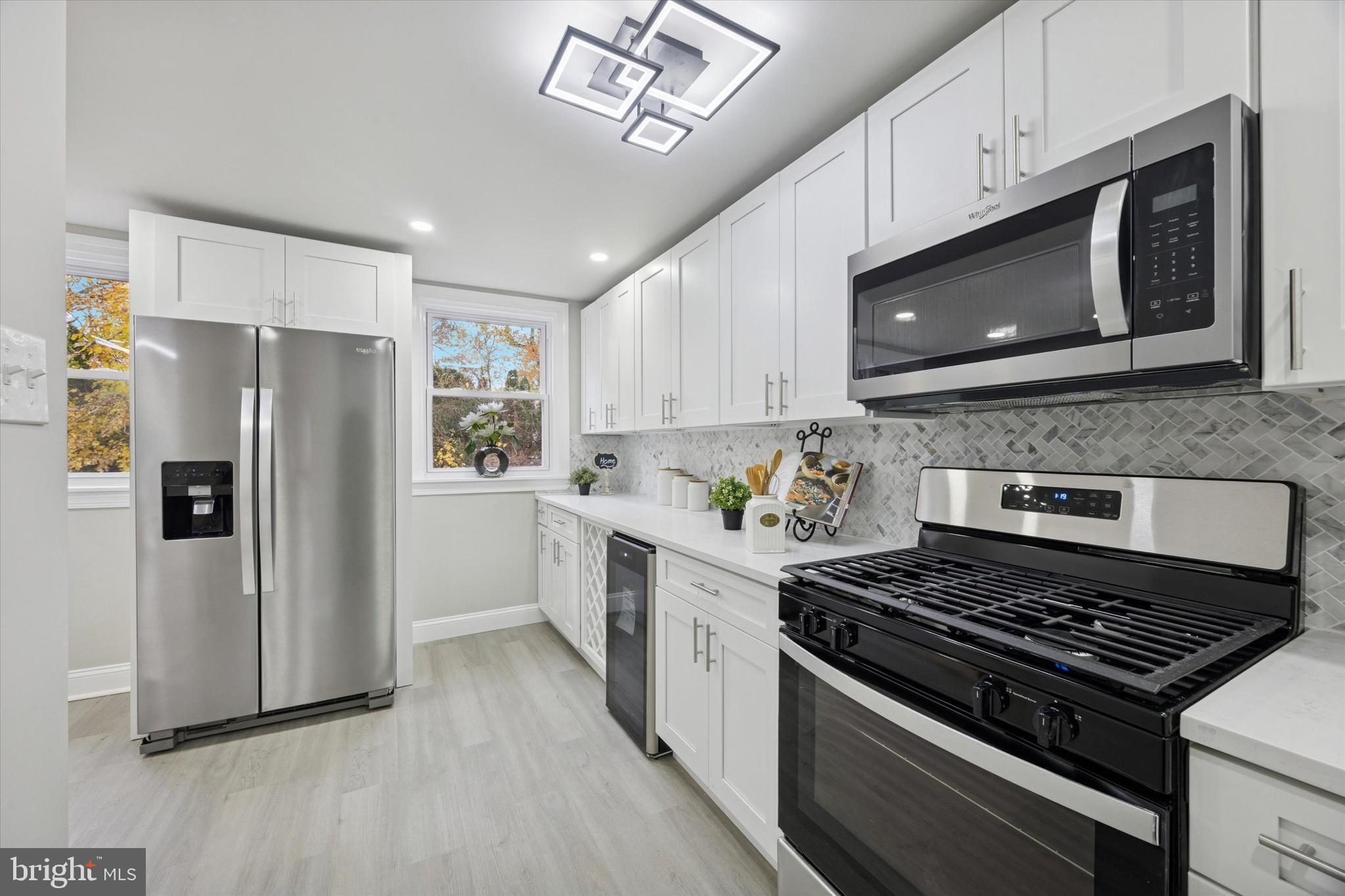 CLIFTON HEIGHTS - Residential