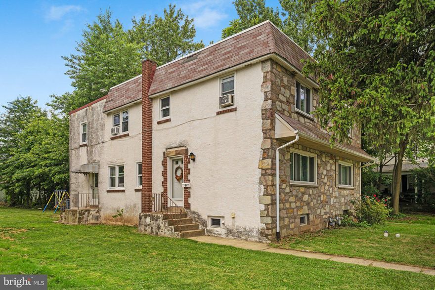 Welcome to your new home sweet home in the desirable North Penn School District! This charming 3-bedroom, 1.5-bathroom twin nestled in Lansdale, PA, offers the perfect blend of comfort, convenience, and community. You'll enjoy the natural light in the family room with the large front window. Heading through the dining room, you'll find the large kitchen just waiting for your finishing touches.
Upstairs, discover three generously sized bedrooms, each offering comfort and tranquility for restful nights.
Conveniently located, this home puts you just moments away from a plethora of amenities. Indulge in a culinary adventure at nearby restaurants, unwind at the local brewery, or explore the beauty of nature at the nearby parks. Commuters will appreciate the close proximity to the train station, providing easy access to Philadelphia and beyond.
Don't miss your chance to make this wonderful property your own. Schedule your showing today and start imagining the endless possibilities of life in Lansdale, PA!