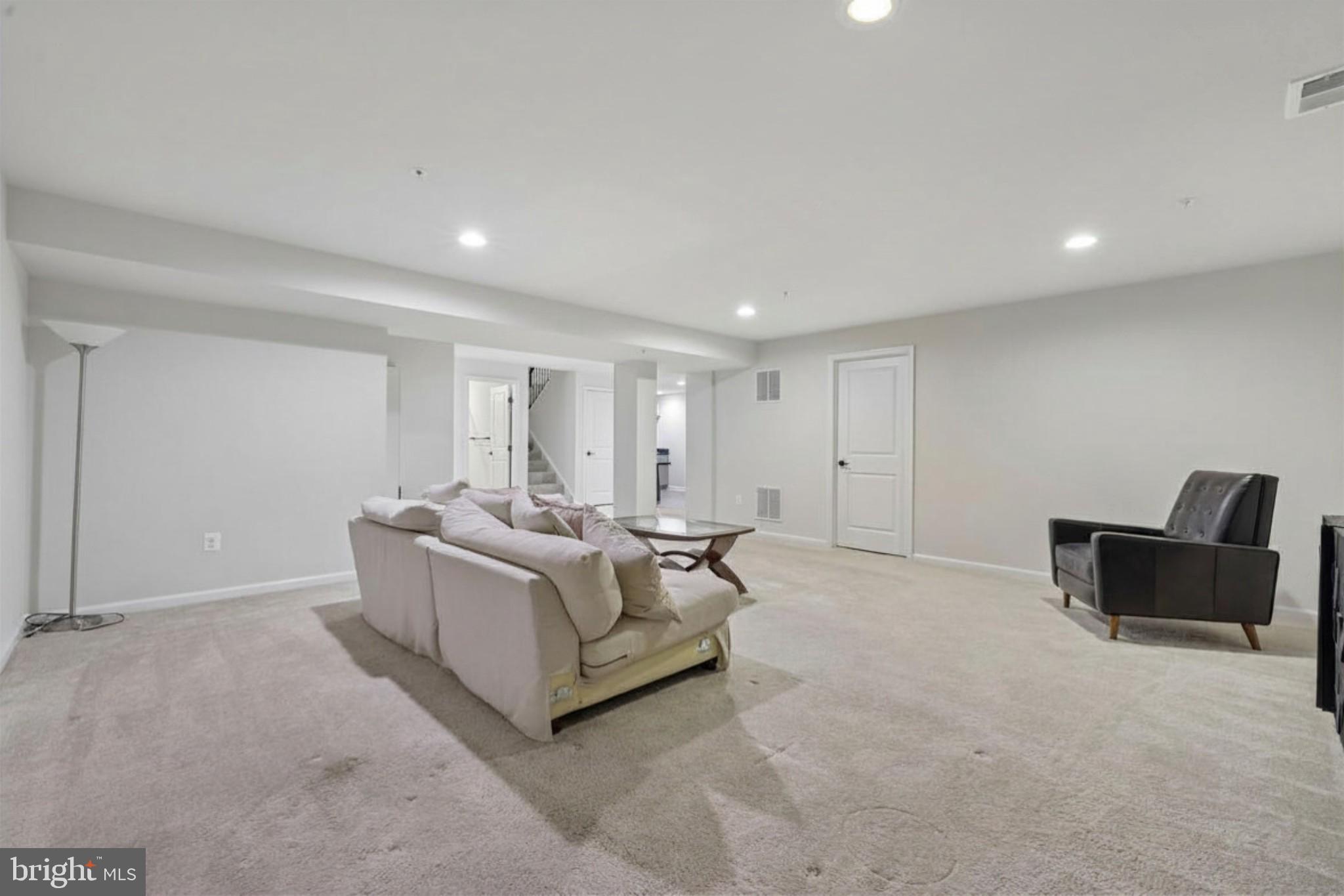OAKDALE VILLAGE - Residential
