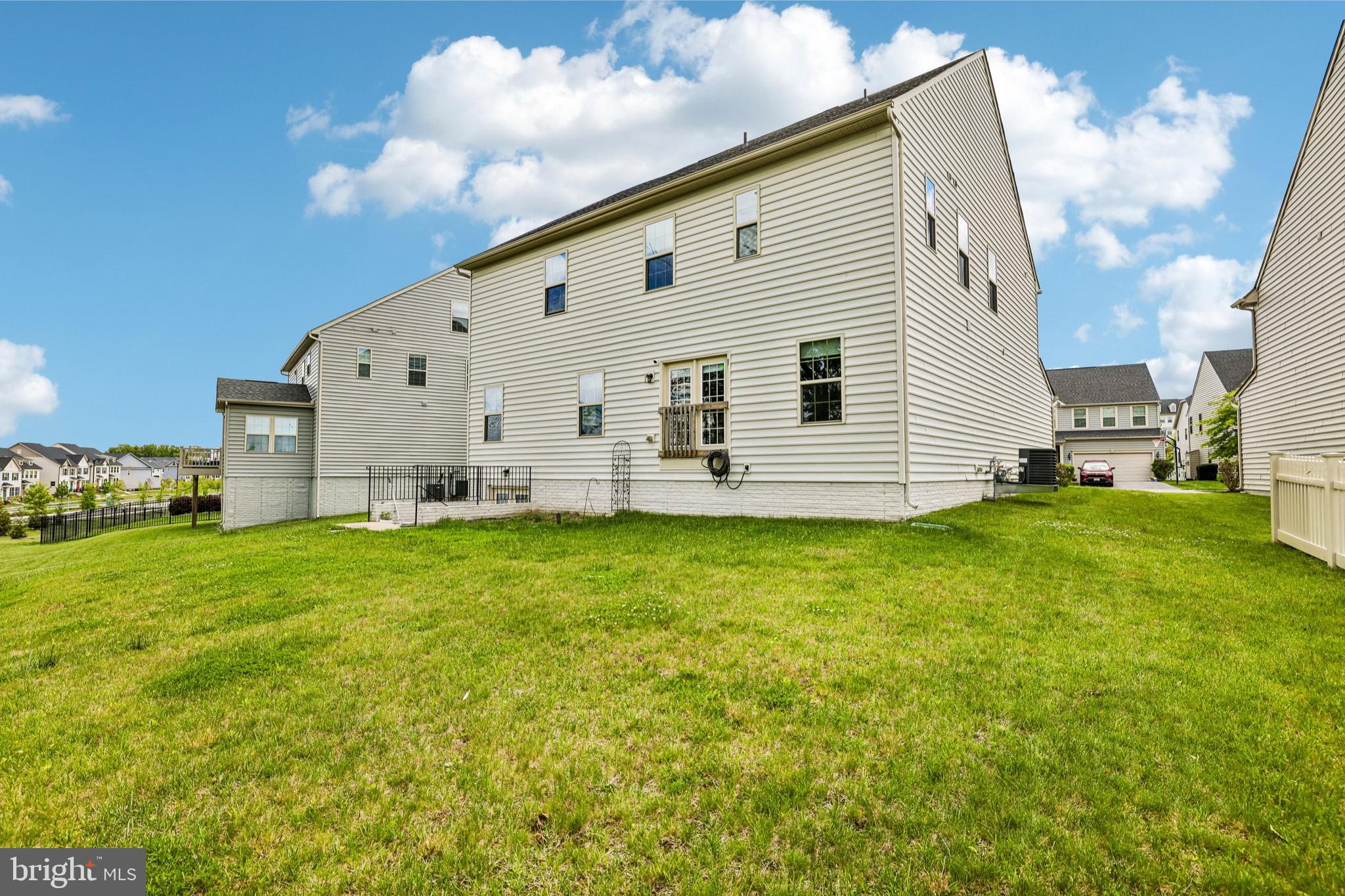 OAKDALE VILLAGE - Residential
