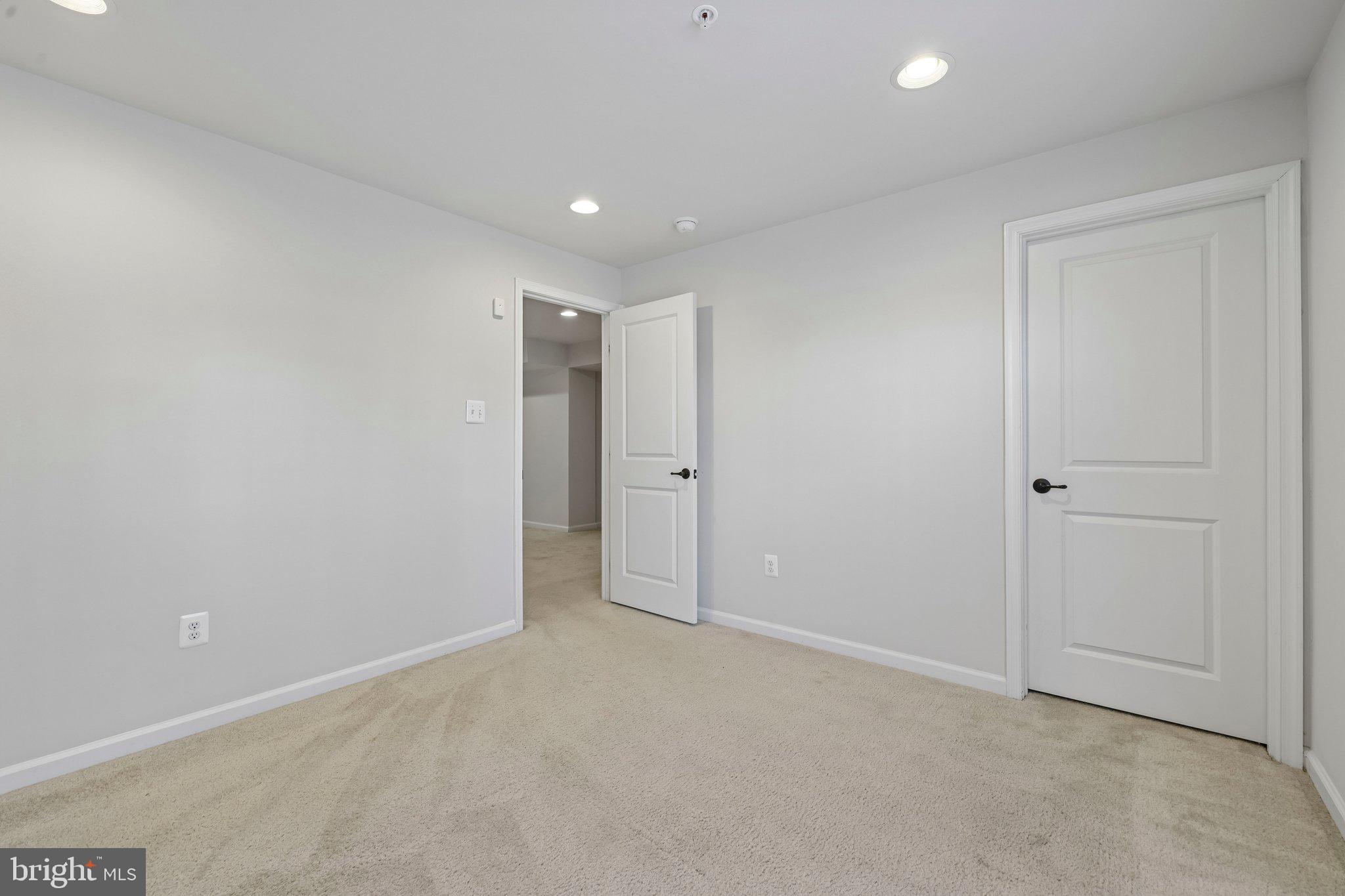 OAKDALE VILLAGE - Residential