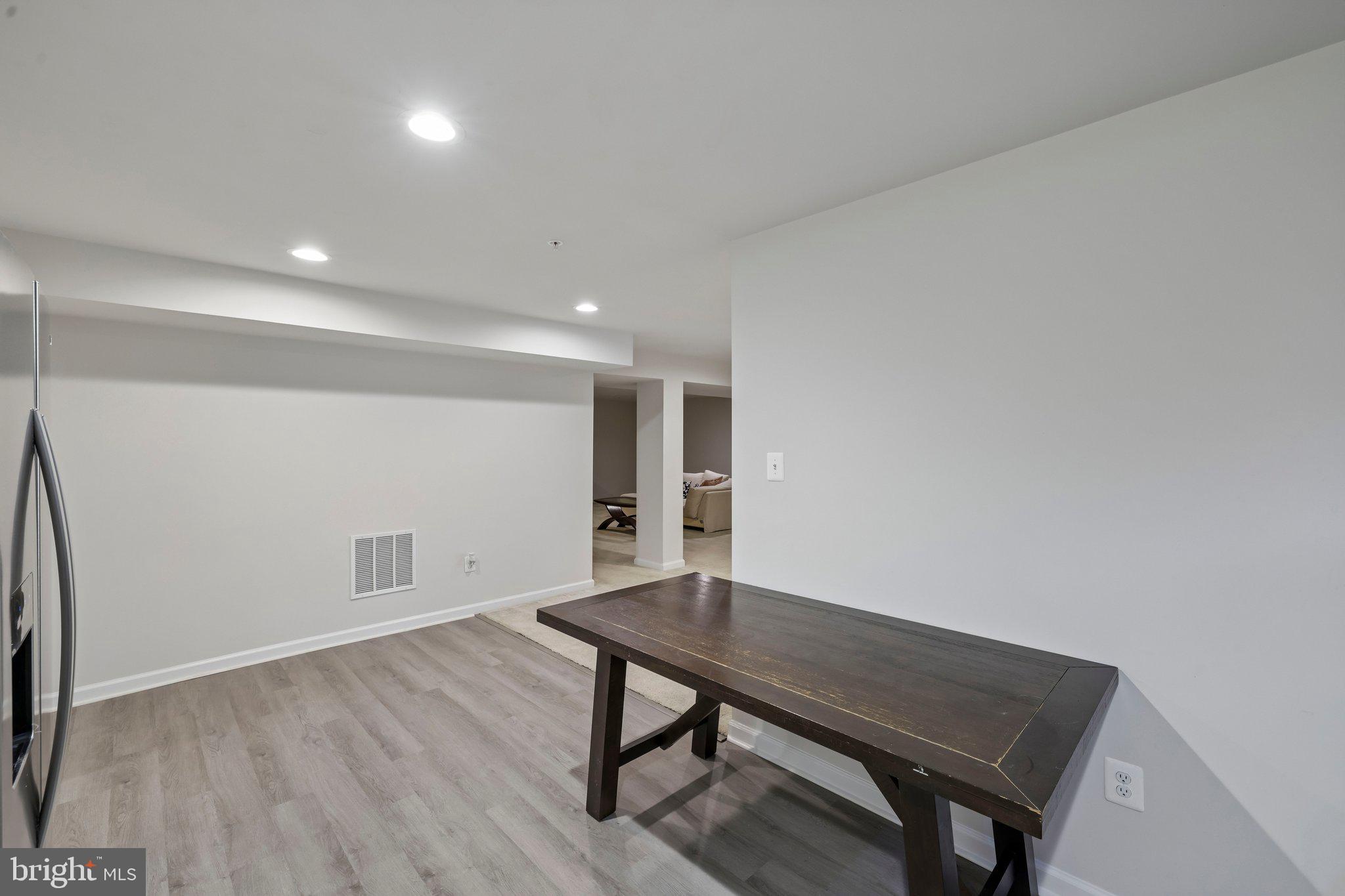 OAKDALE VILLAGE - Residential