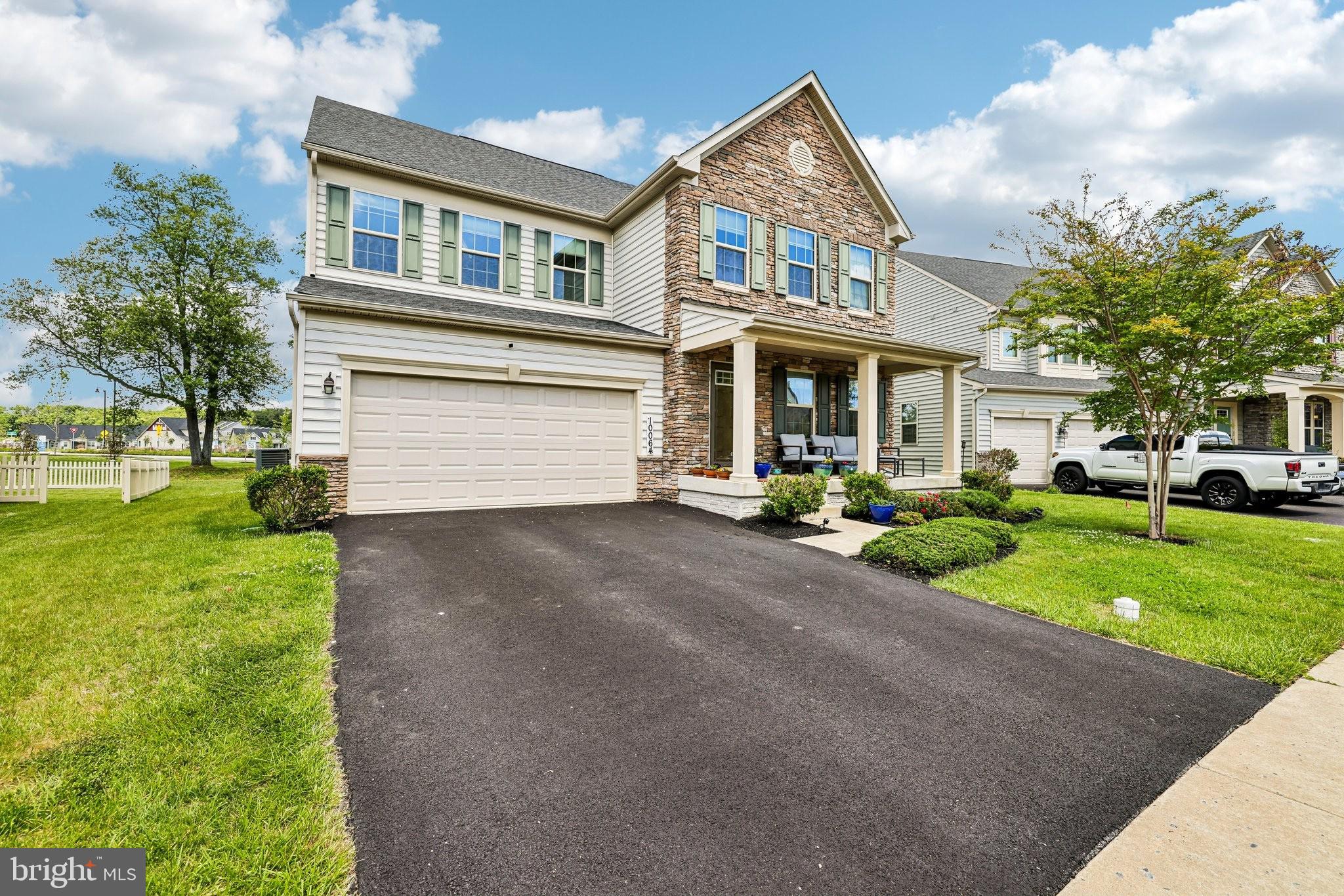 OAKDALE VILLAGE - Residential