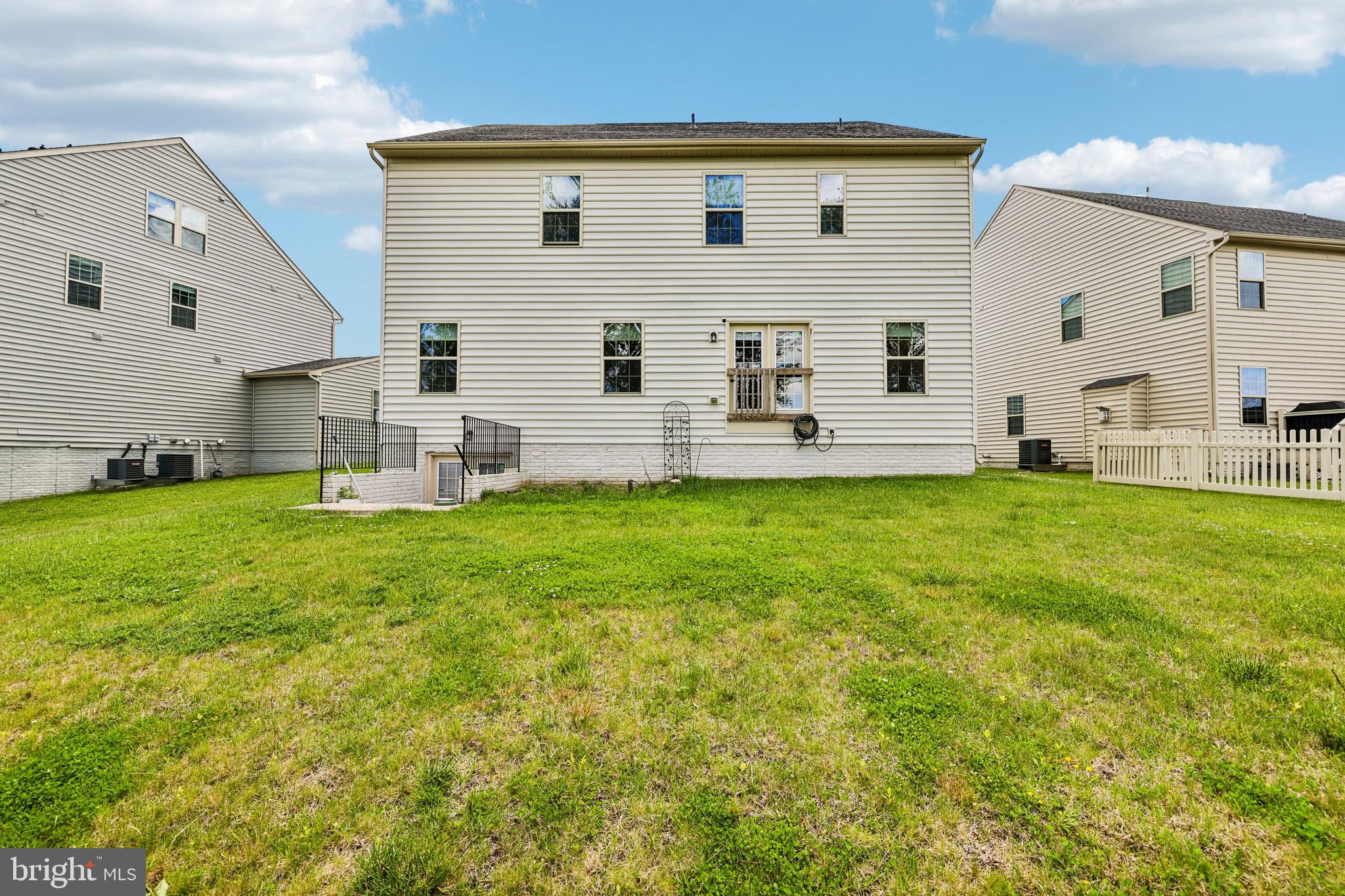 OAKDALE VILLAGE - Residential