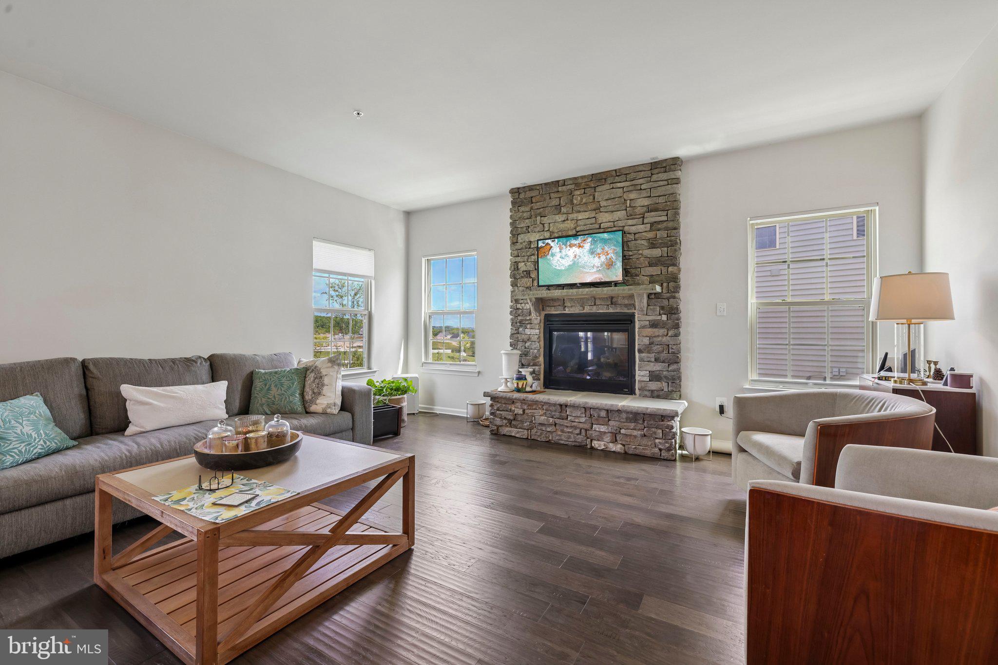 OAKDALE VILLAGE - Residential