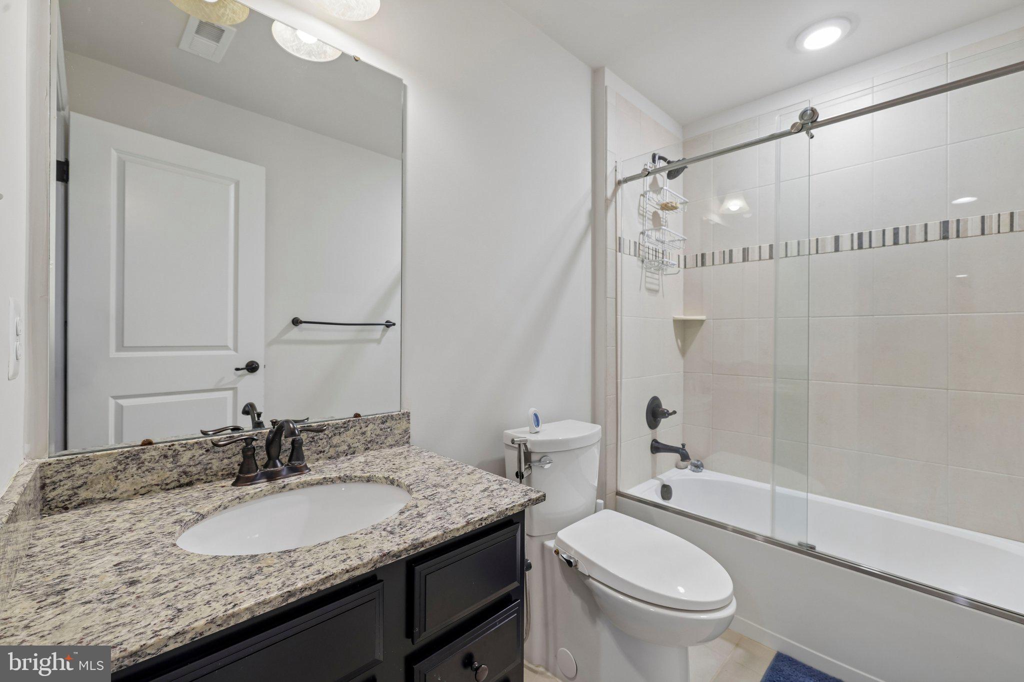 OAKDALE VILLAGE - Residential