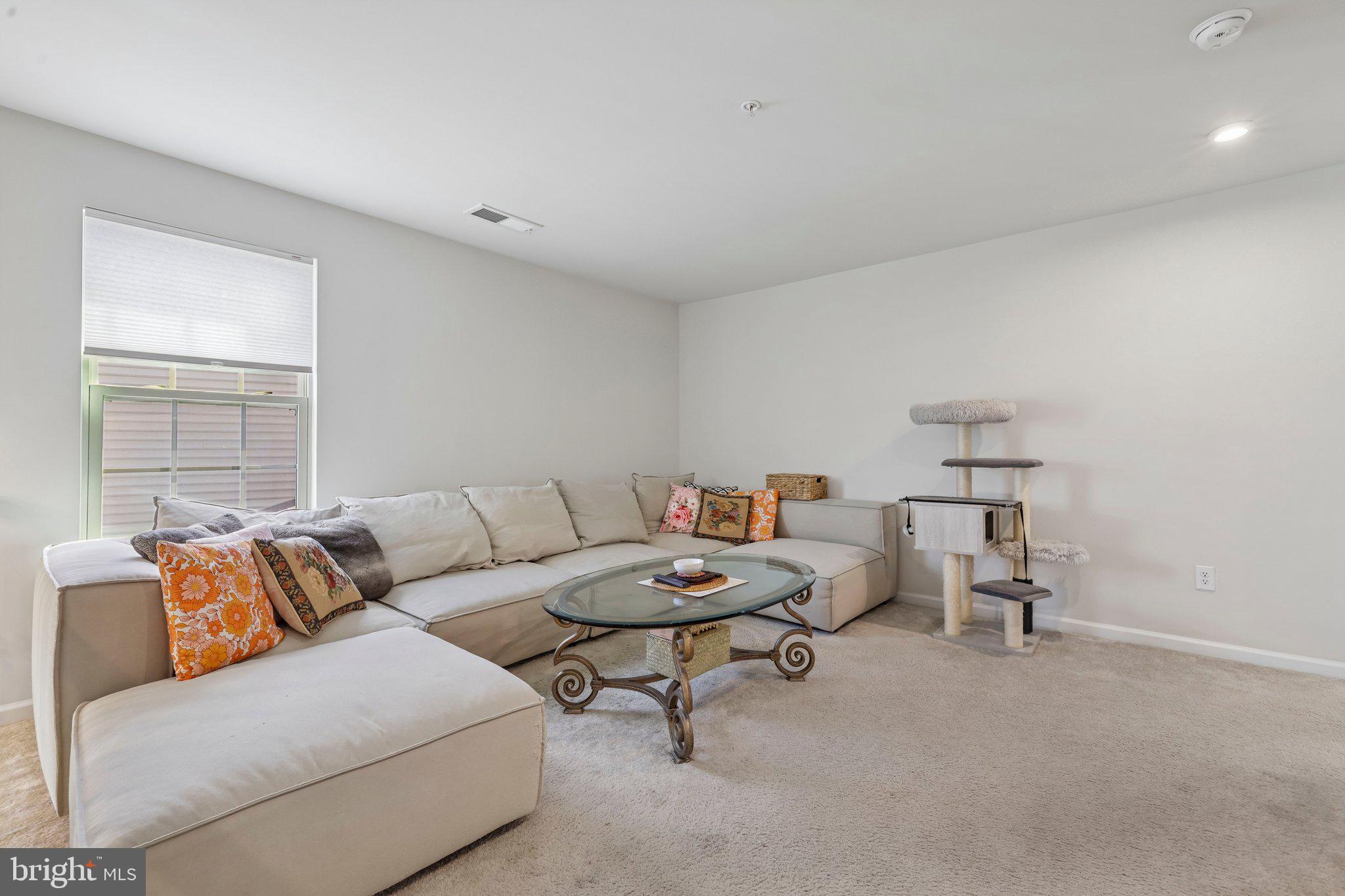 OAKDALE VILLAGE - Residential