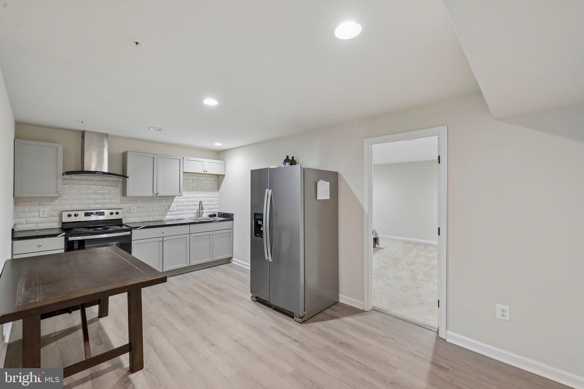 OAKDALE VILLAGE - Residential