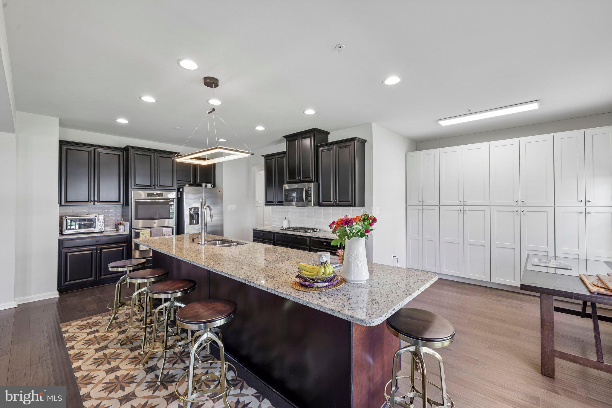 OAKDALE VILLAGE - Residential