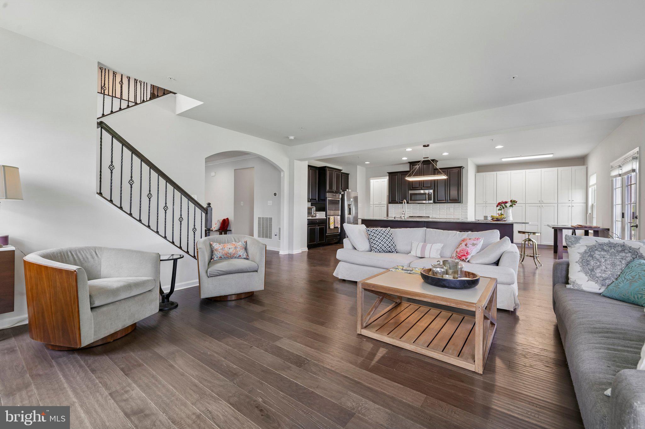 OAKDALE VILLAGE - Residential