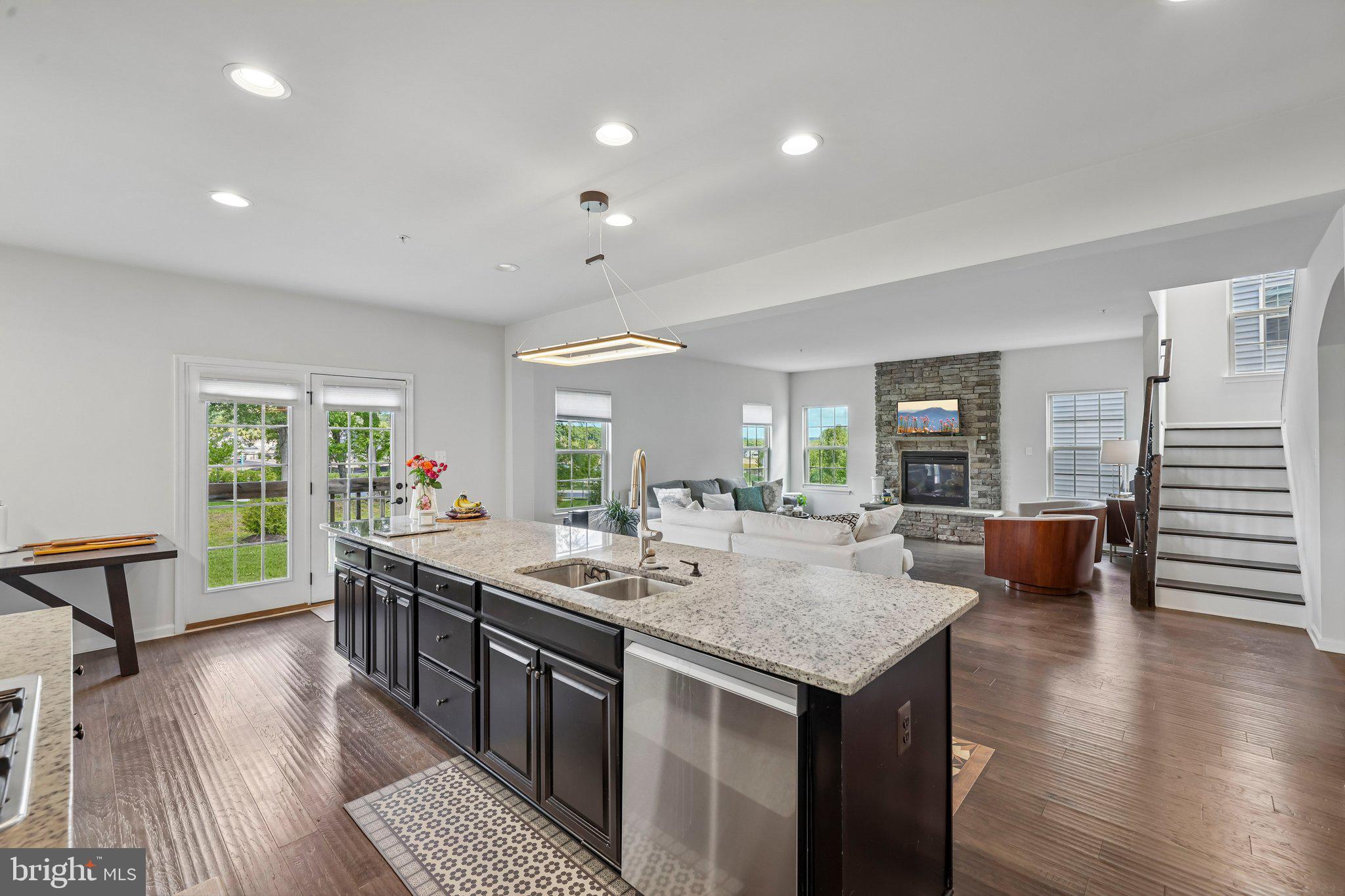 OAKDALE VILLAGE - Residential
