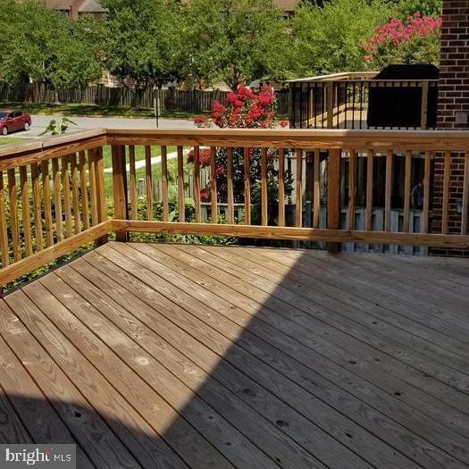 OAKTON  VILLAGE - Residential