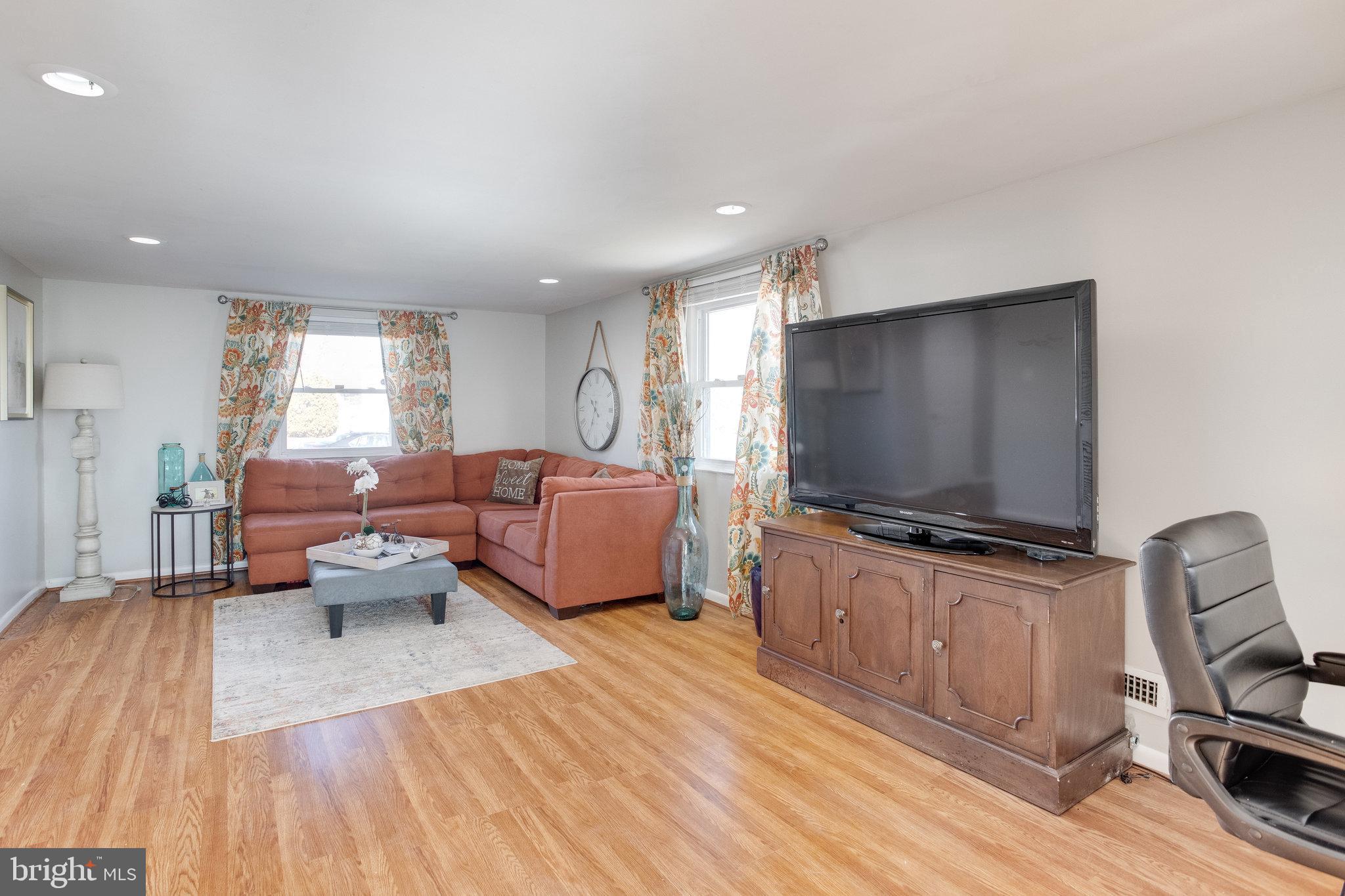 LYNNE ACRES - Residential