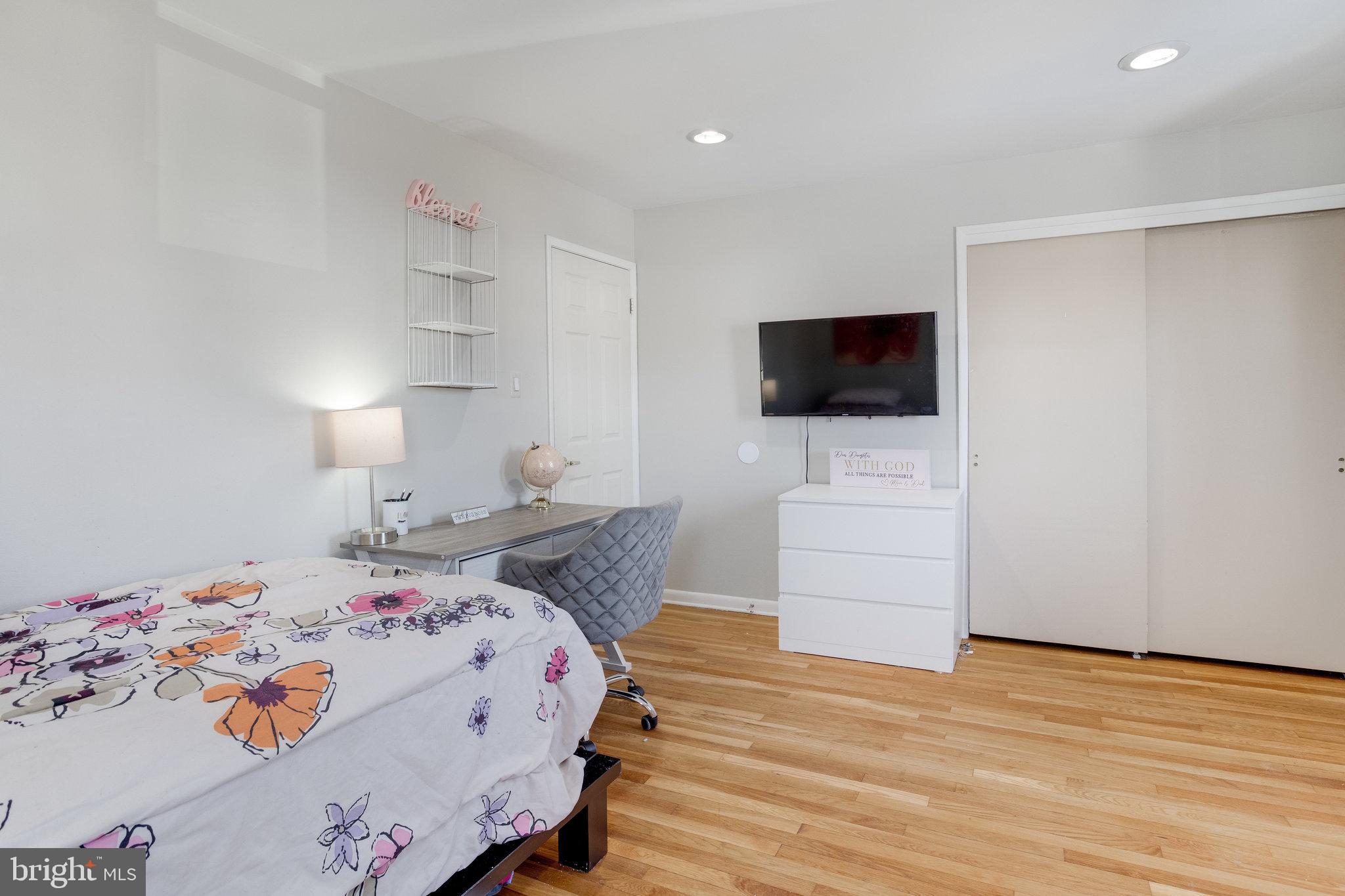 LYNNE ACRES - Residential