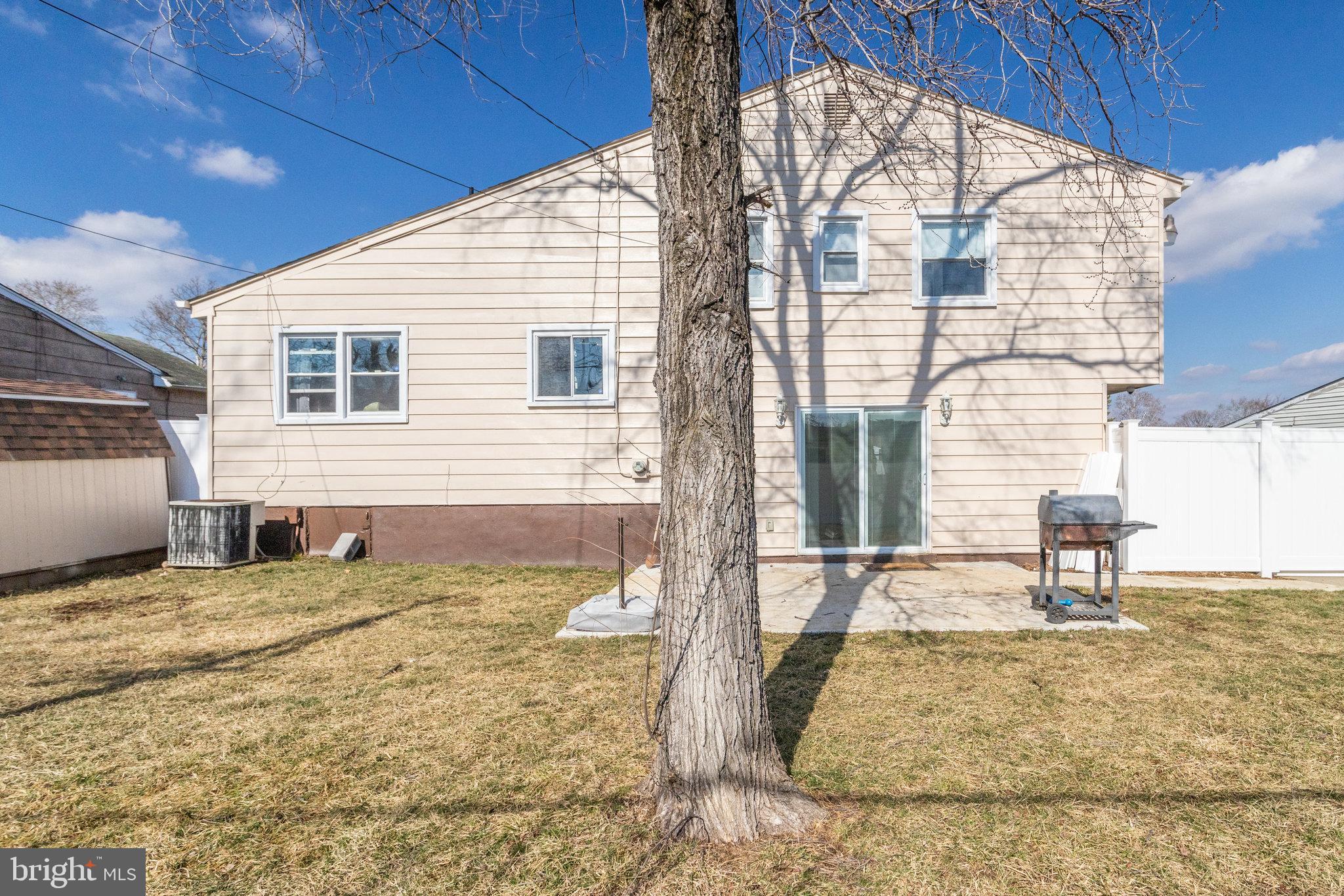 LYNNE ACRES - Residential