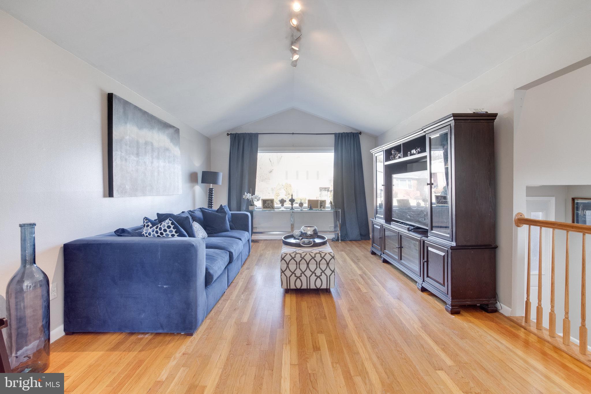 LYNNE ACRES - Residential