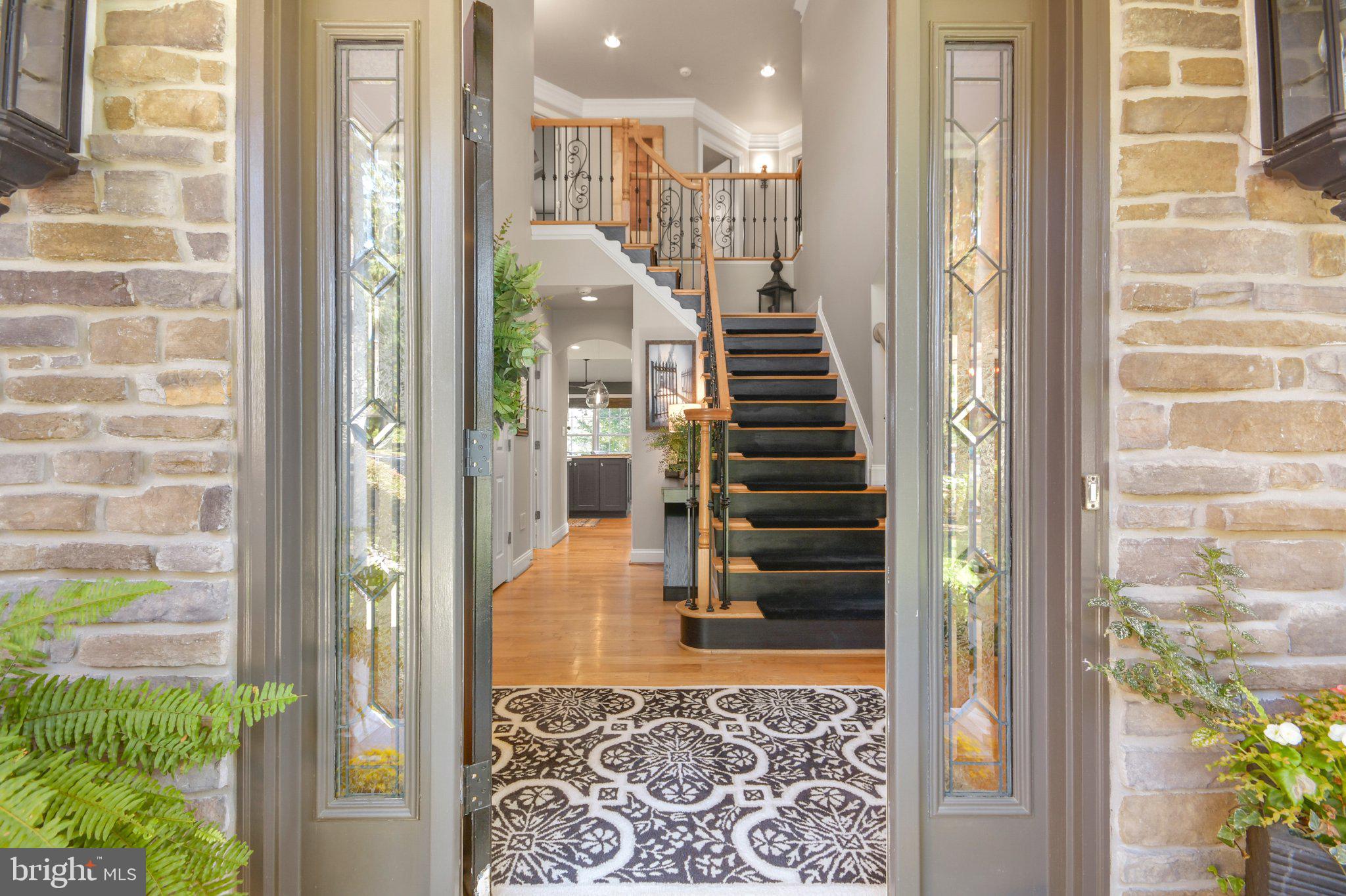 4606 MOCKINGBIRD LANE