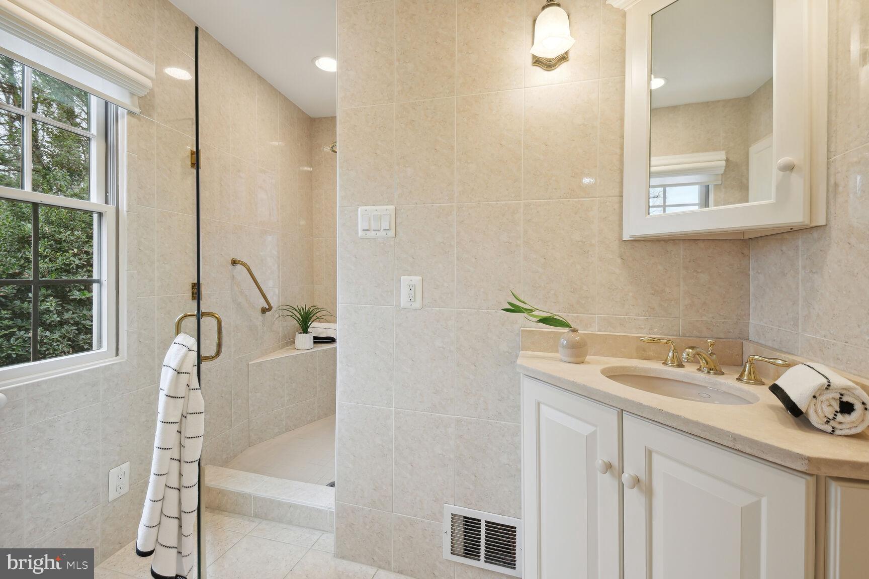 TILDEN WOODS - Residential