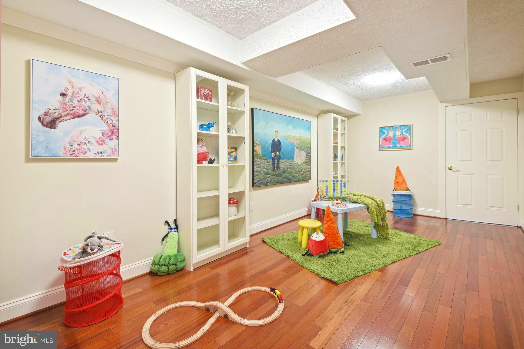 TILDEN WOODS - Residential