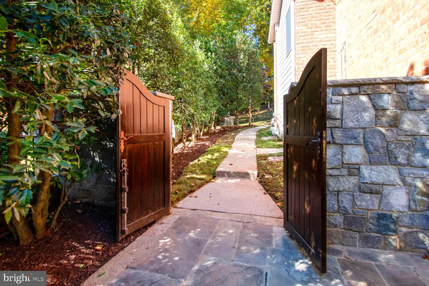 TILDEN WOODS - Residential