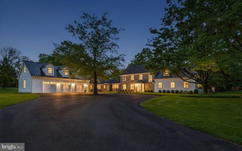 1803 APPLE TREE LN E BETHLEHEM PA 18015