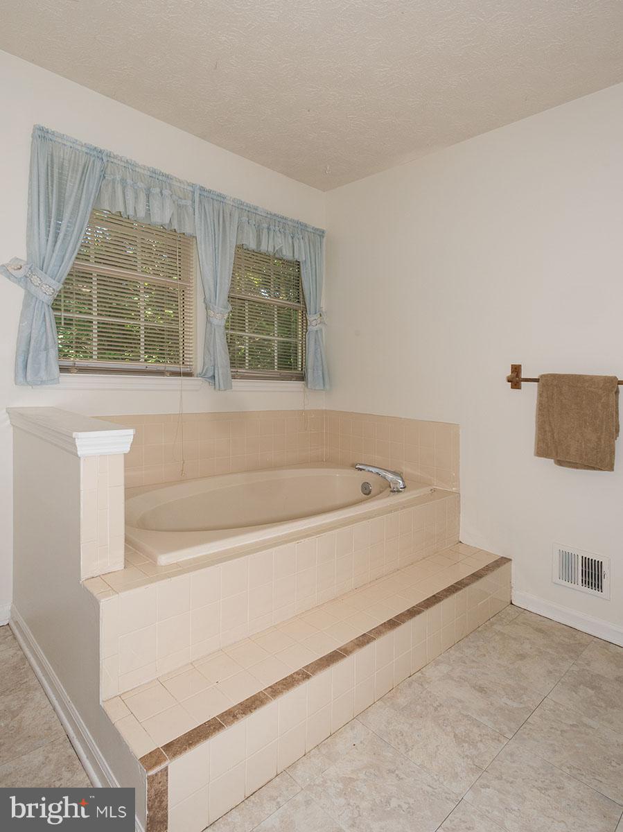 HICKORY RIDGE - Residential