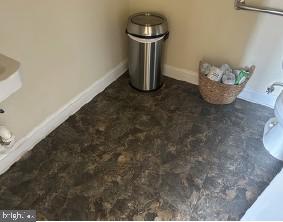 WINCHESTER - Commercial Sale