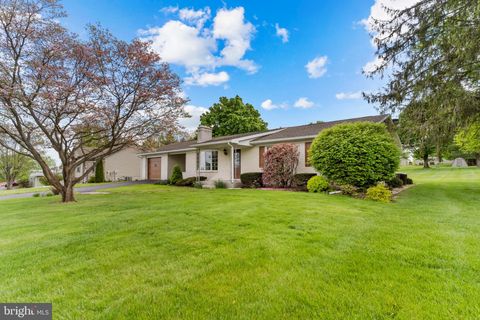 Homes For Sale - 10002 Upper Strasburg Road Rd<br/> Franklin County, UPPERSTRASBURG, PA 17265