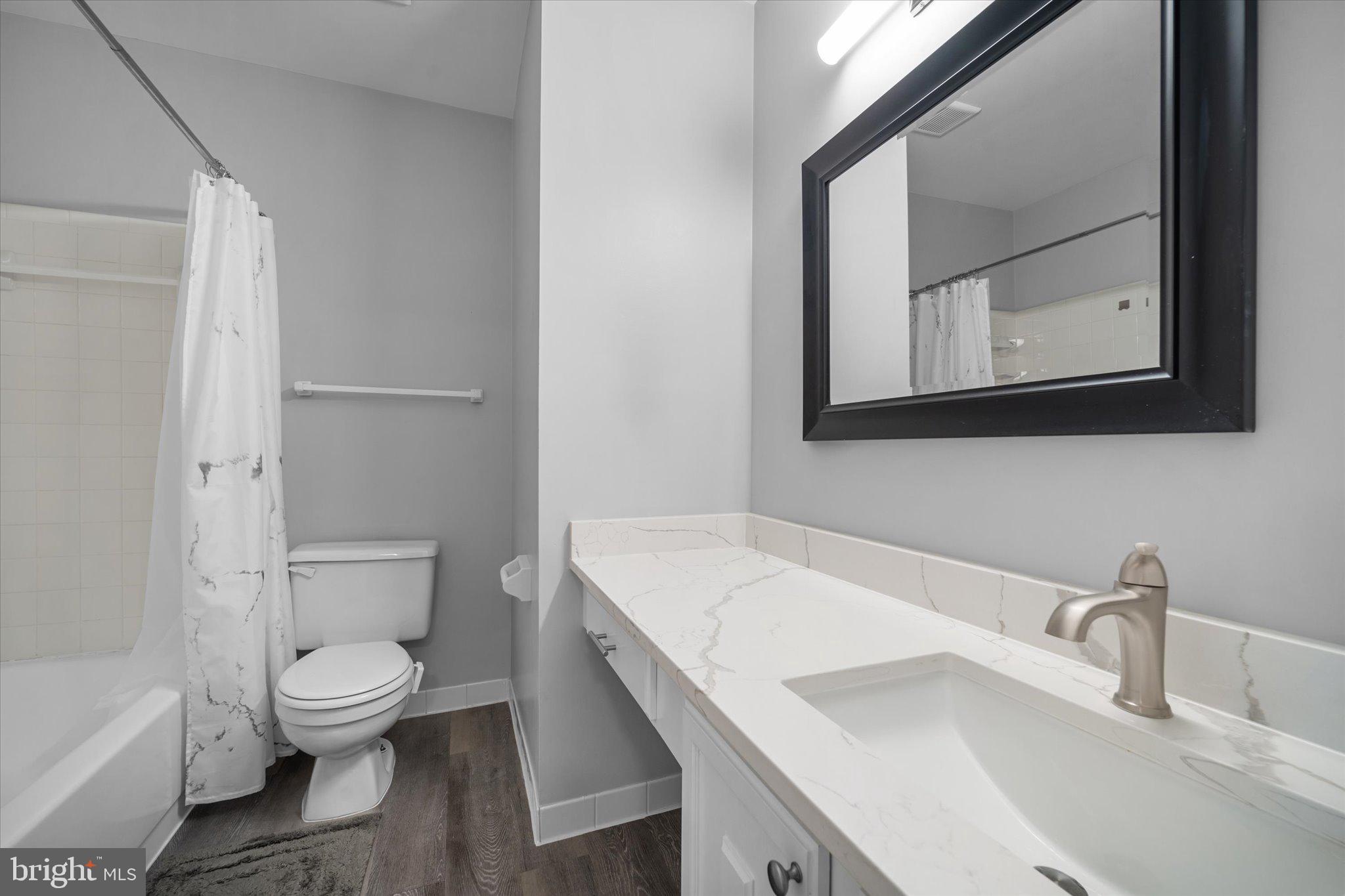 CHARING CROSS - Residential Lease