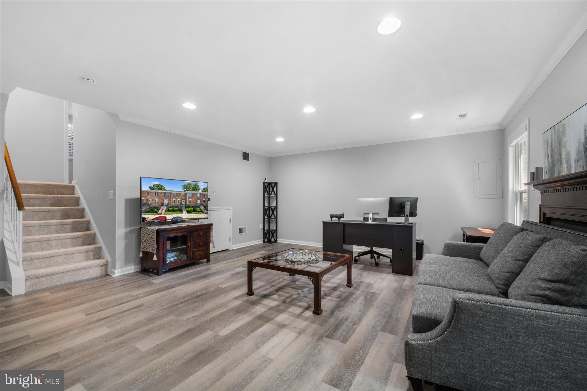 CHARING CROSS - Residential Lease