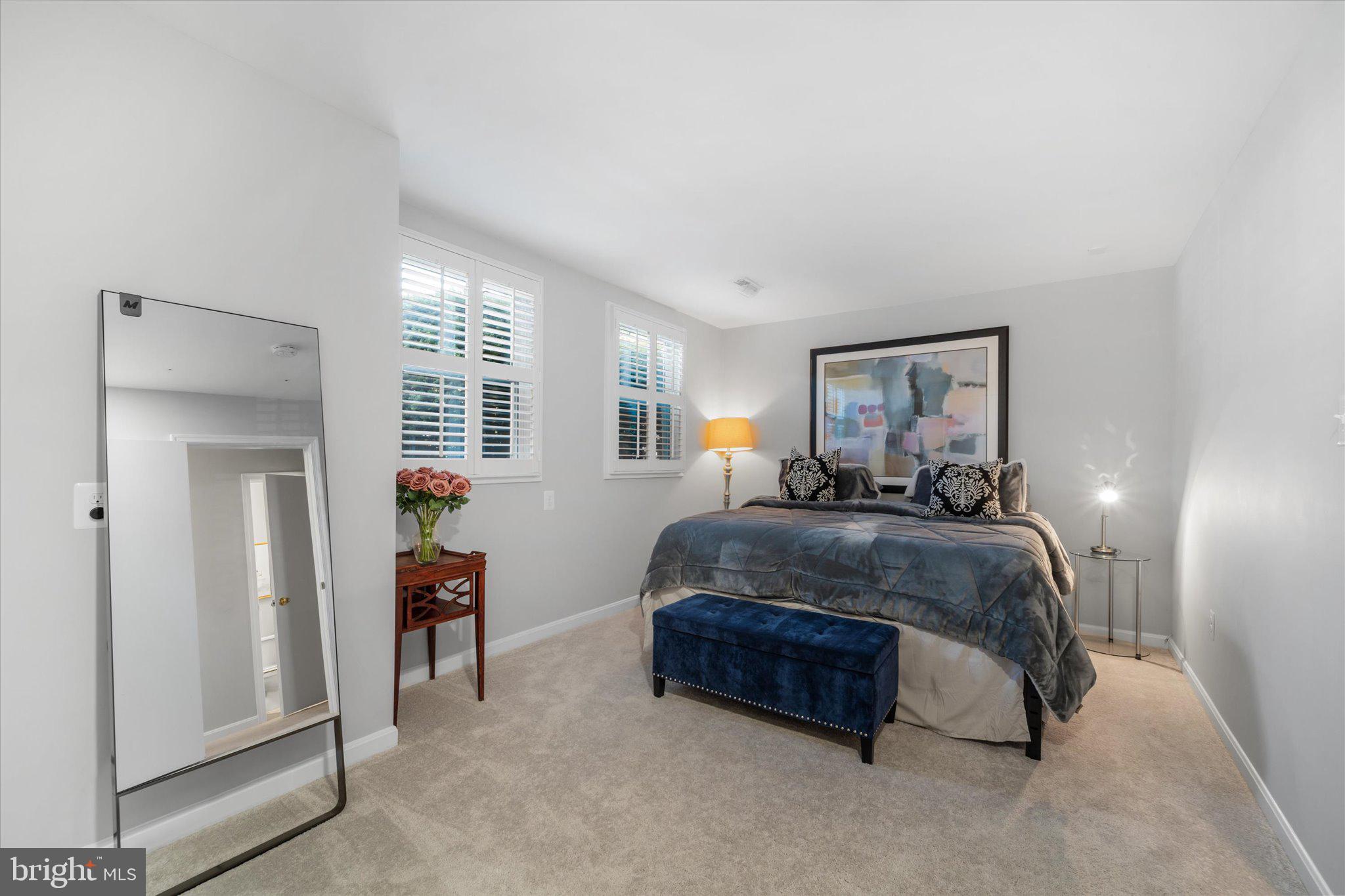 CHARING CROSS - Residential Lease