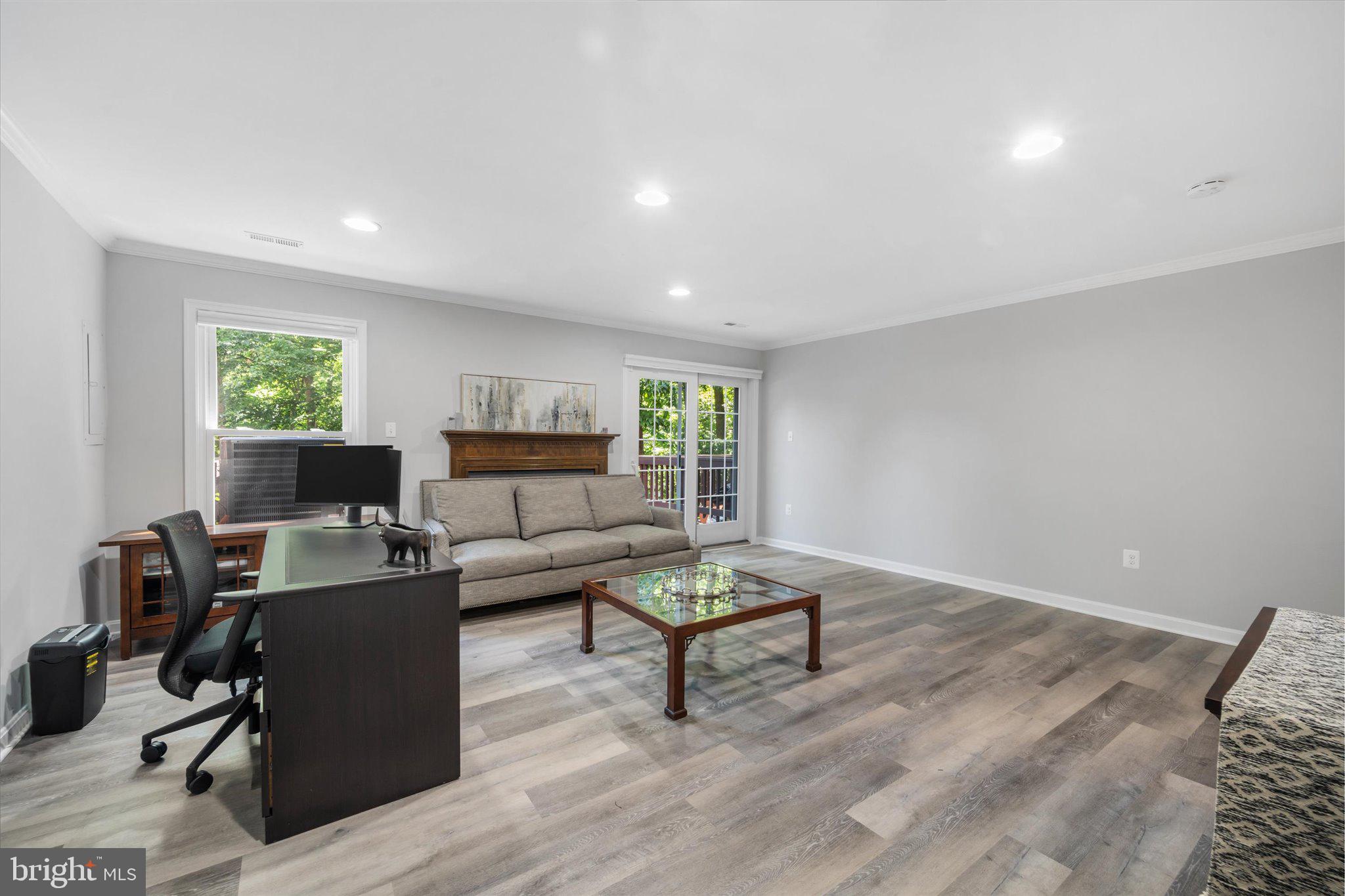 CHARING CROSS - Residential Lease