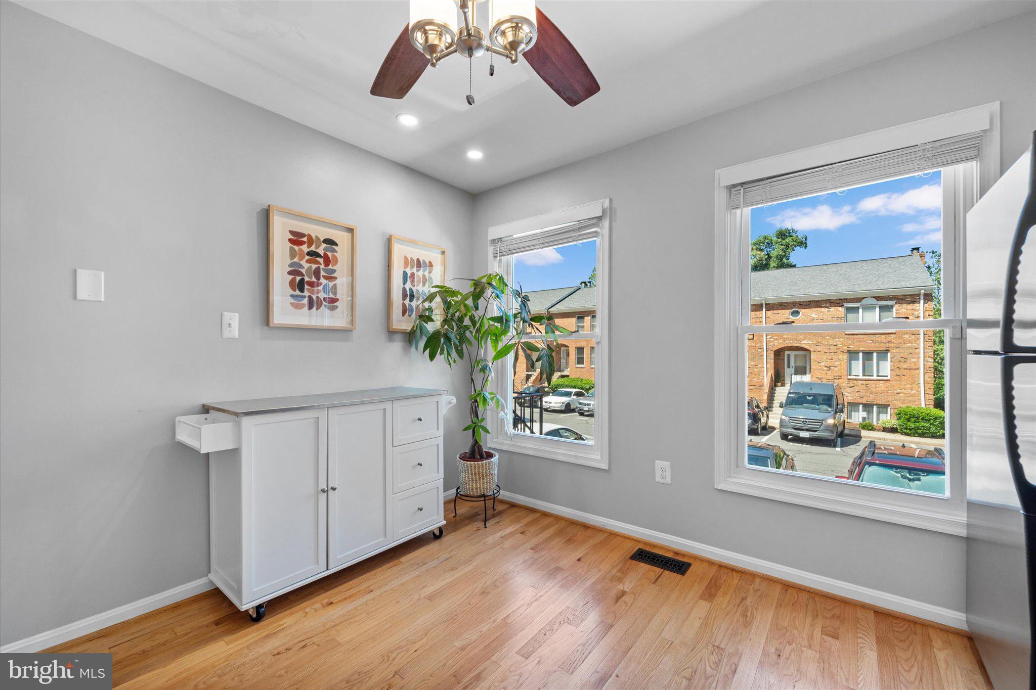 CHARING CROSS - Residential Lease