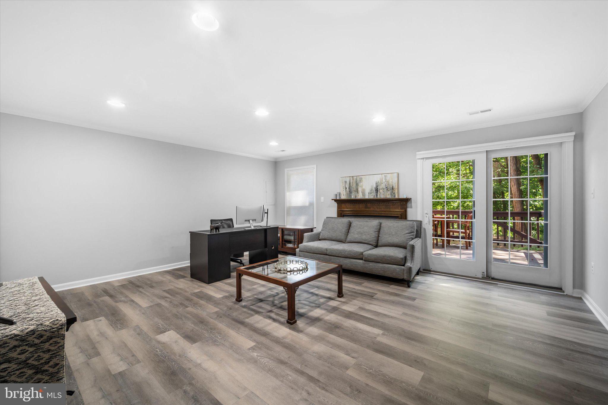 CHARING CROSS - Residential Lease