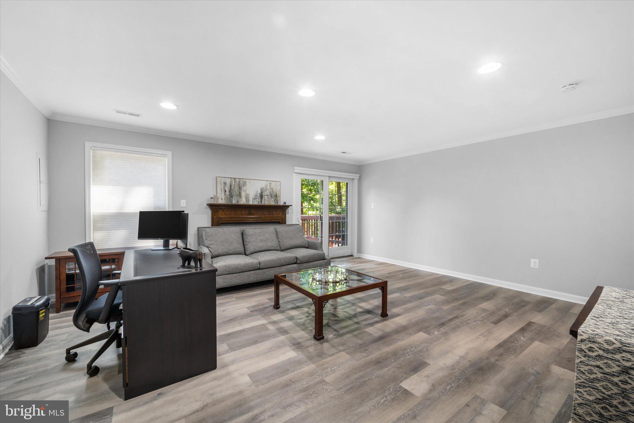 CHARING CROSS - Residential Lease