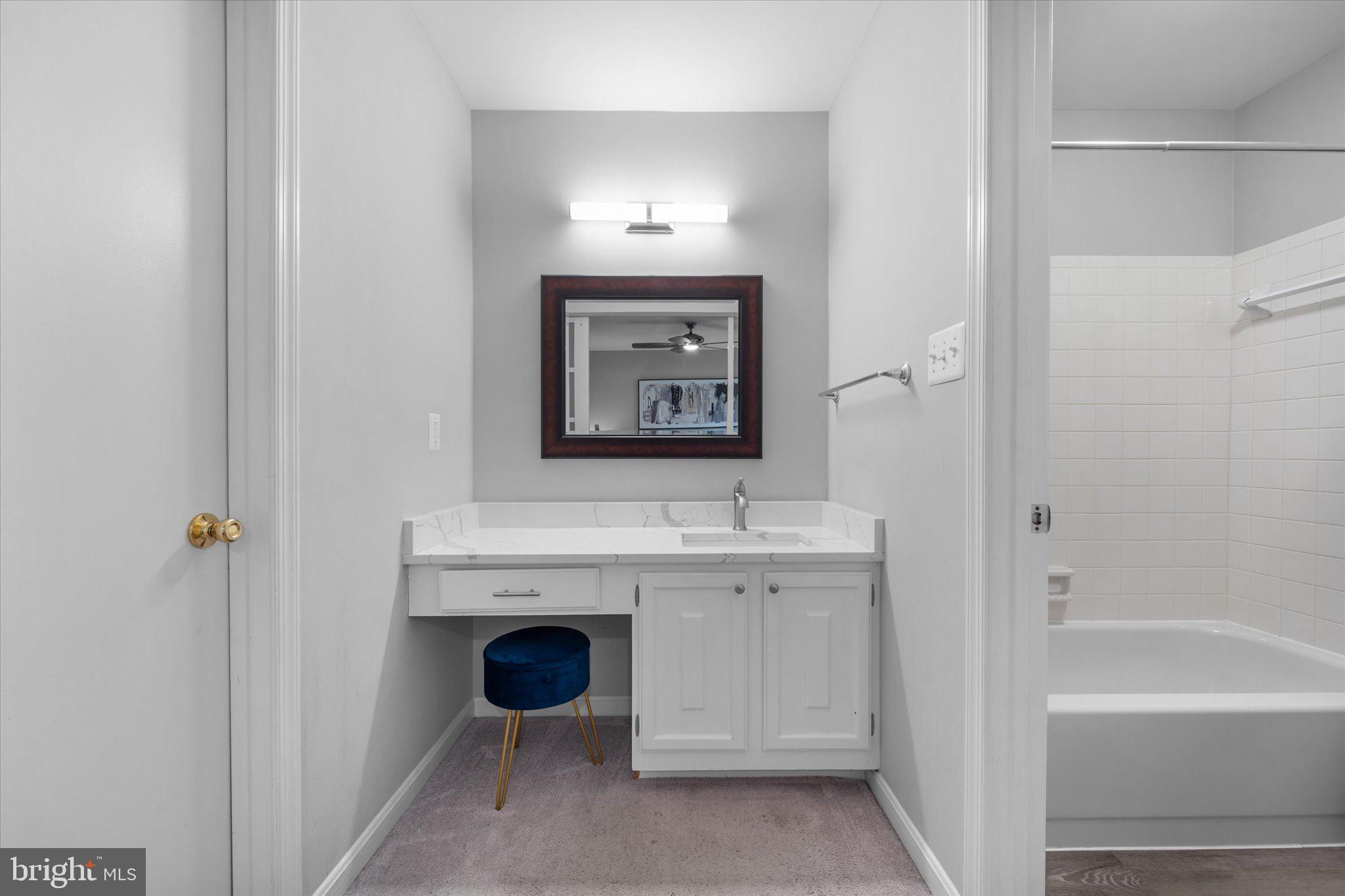 CHARING CROSS - Residential Lease