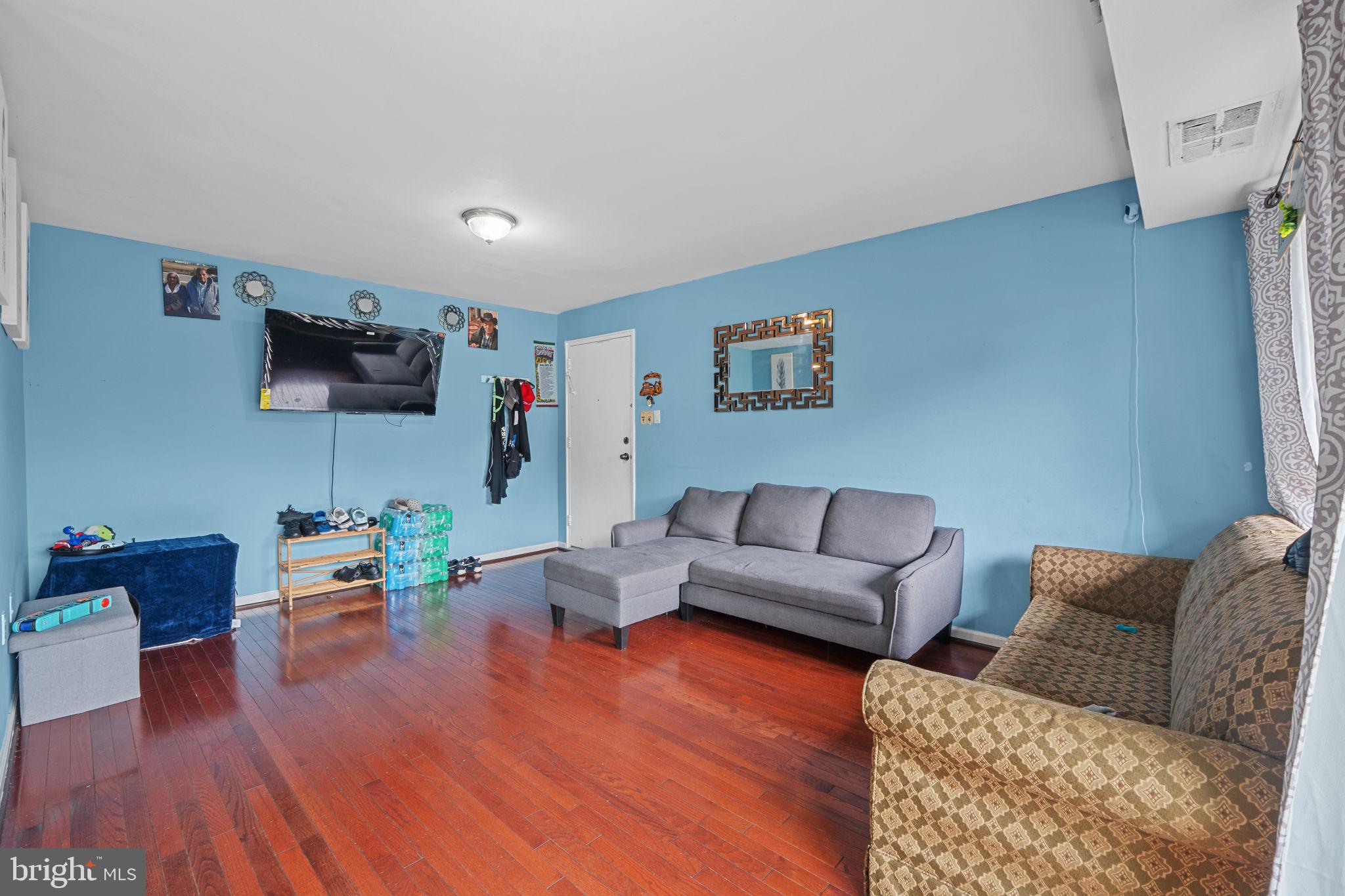 9274 ADELPHI ROAD 92701