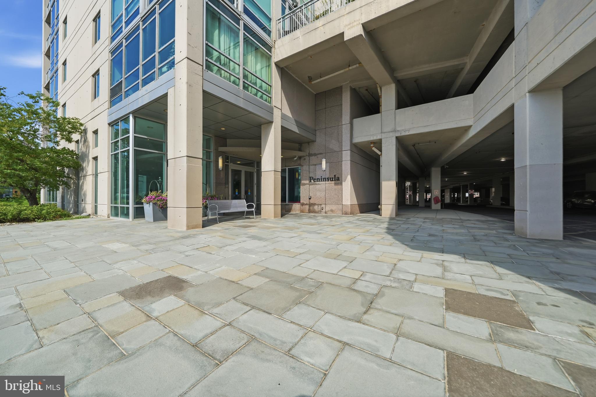 901 N PENN STREET P1201