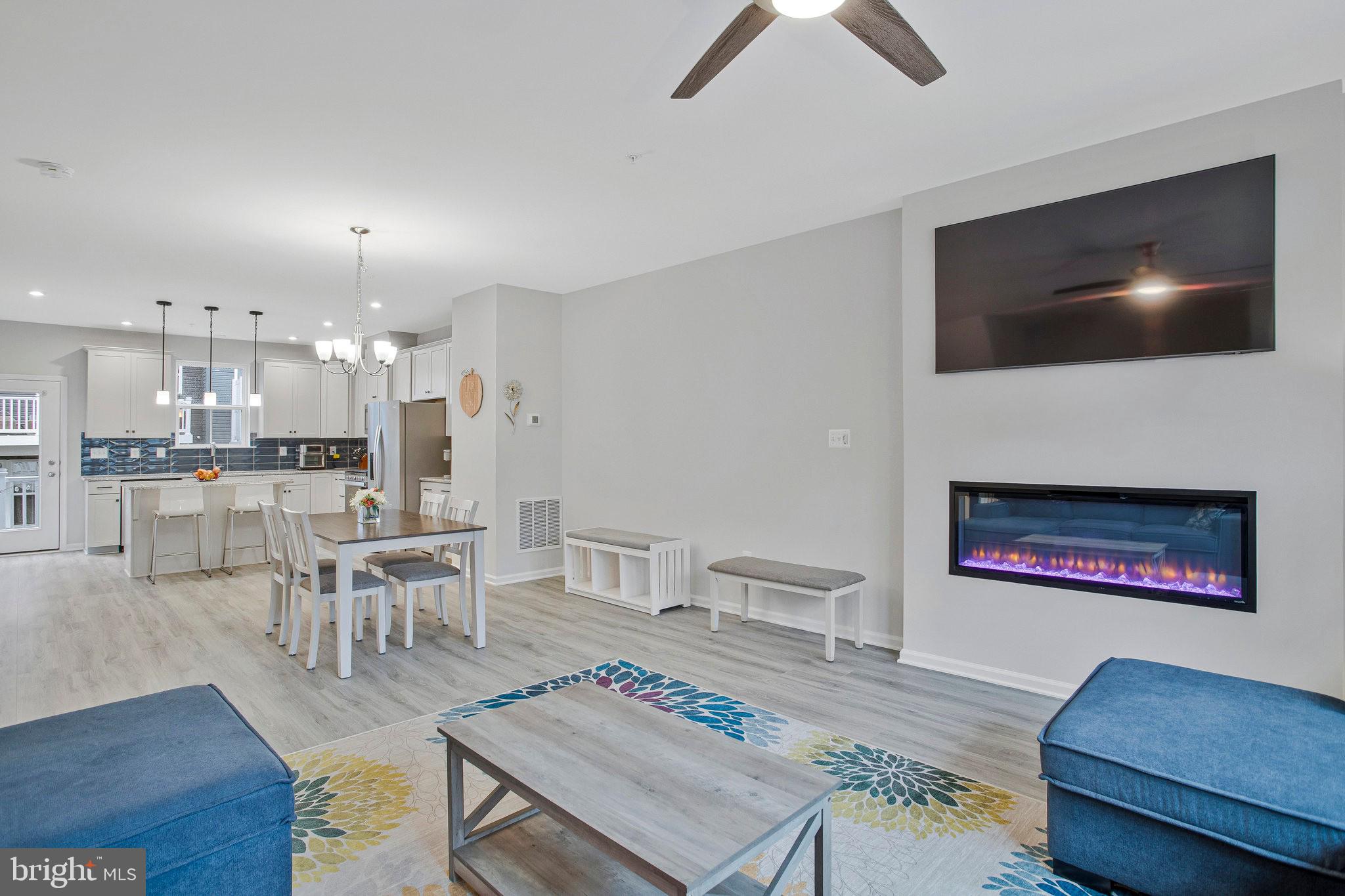 7815 HOPE COURT