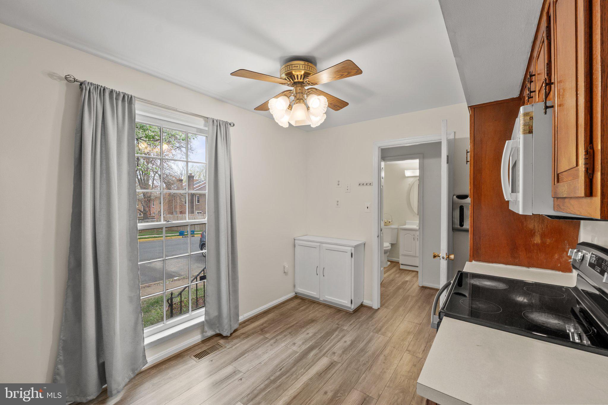 LEEWOOD - Residential Lease