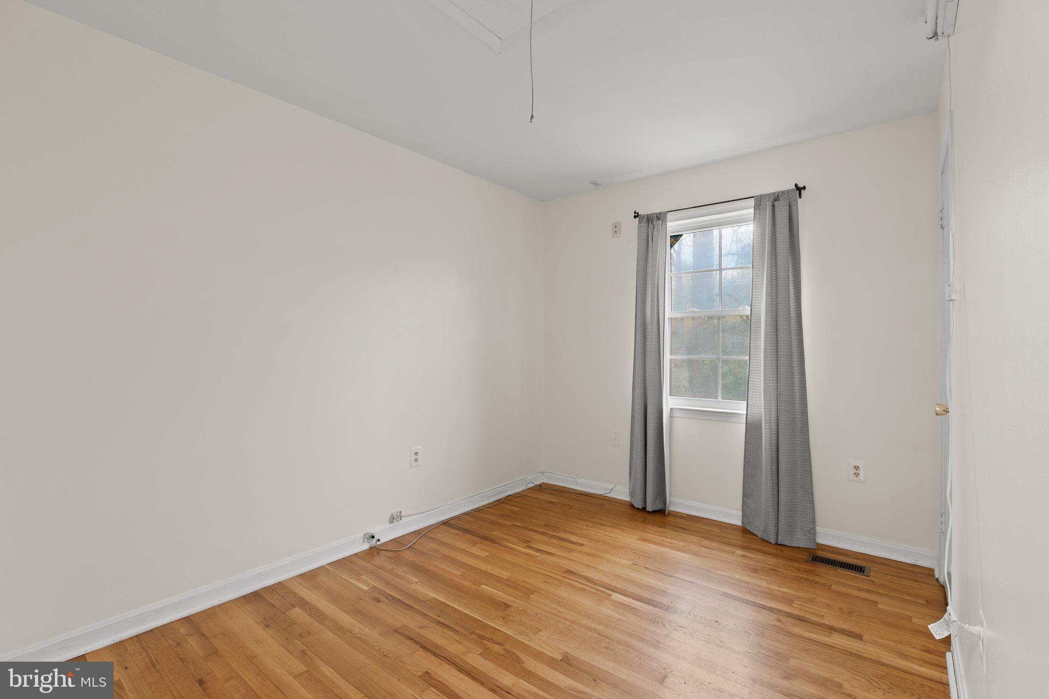 LEEWOOD - Residential Lease