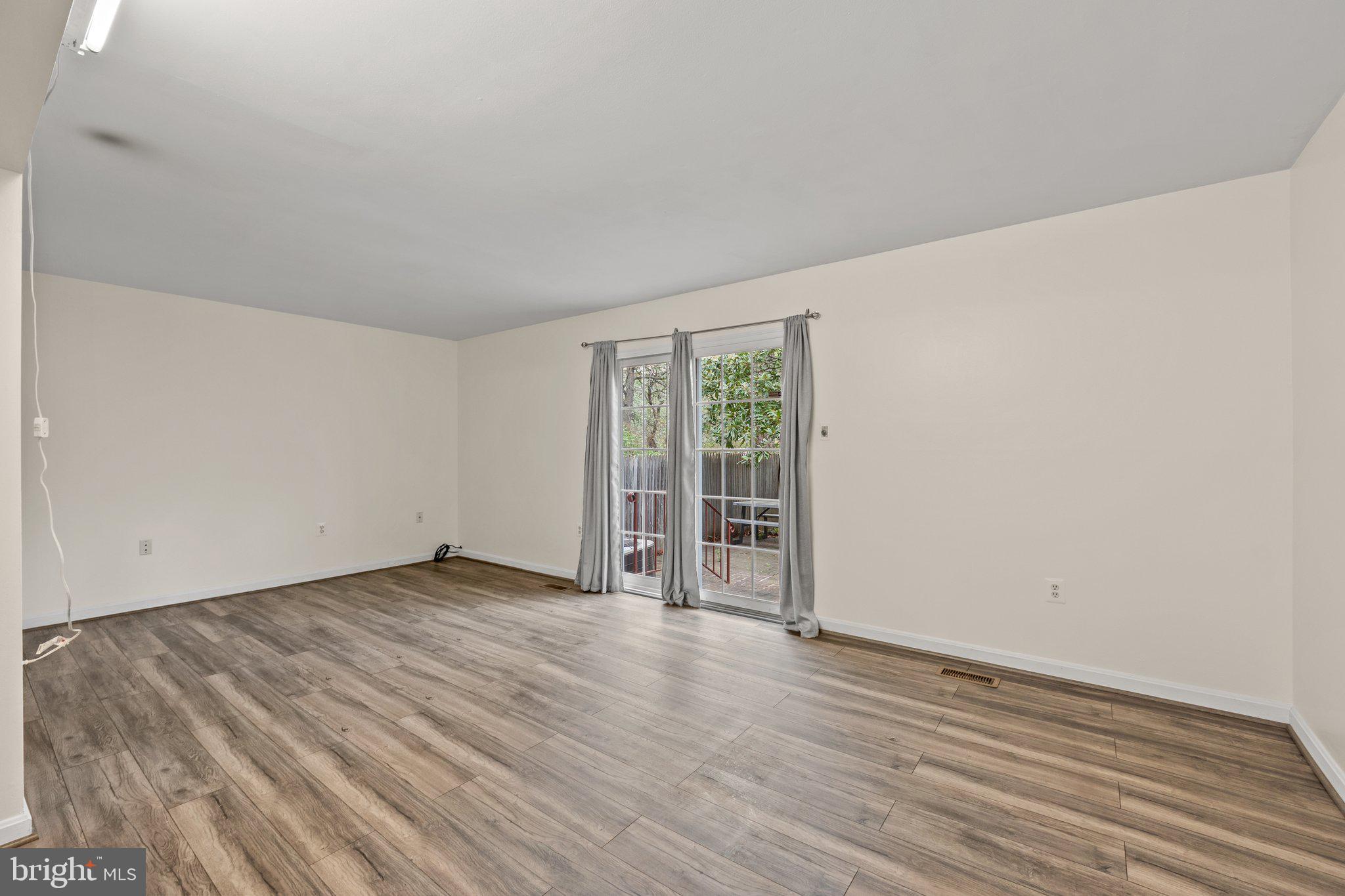 LEEWOOD - Residential Lease