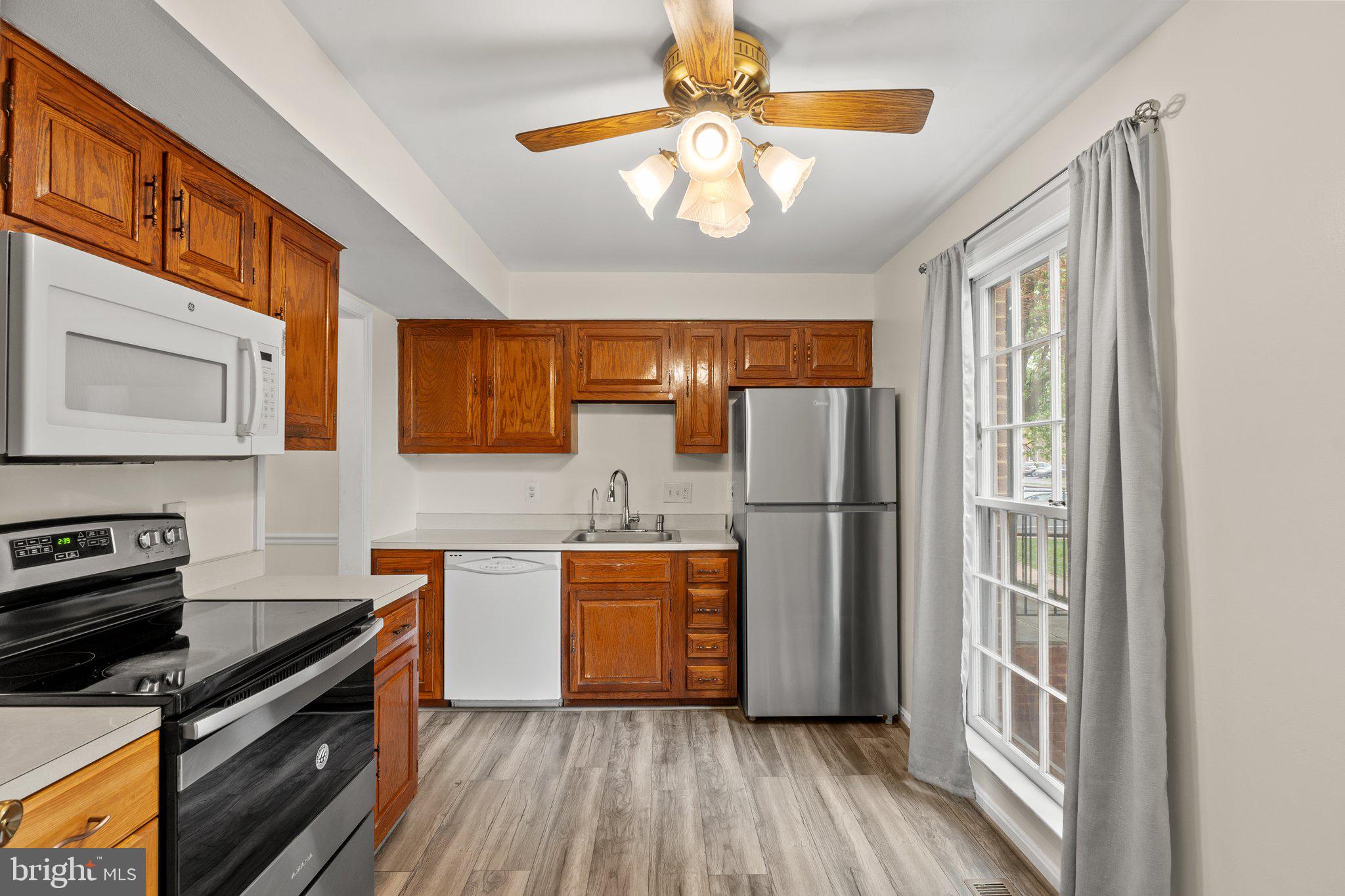 LEEWOOD - Residential Lease