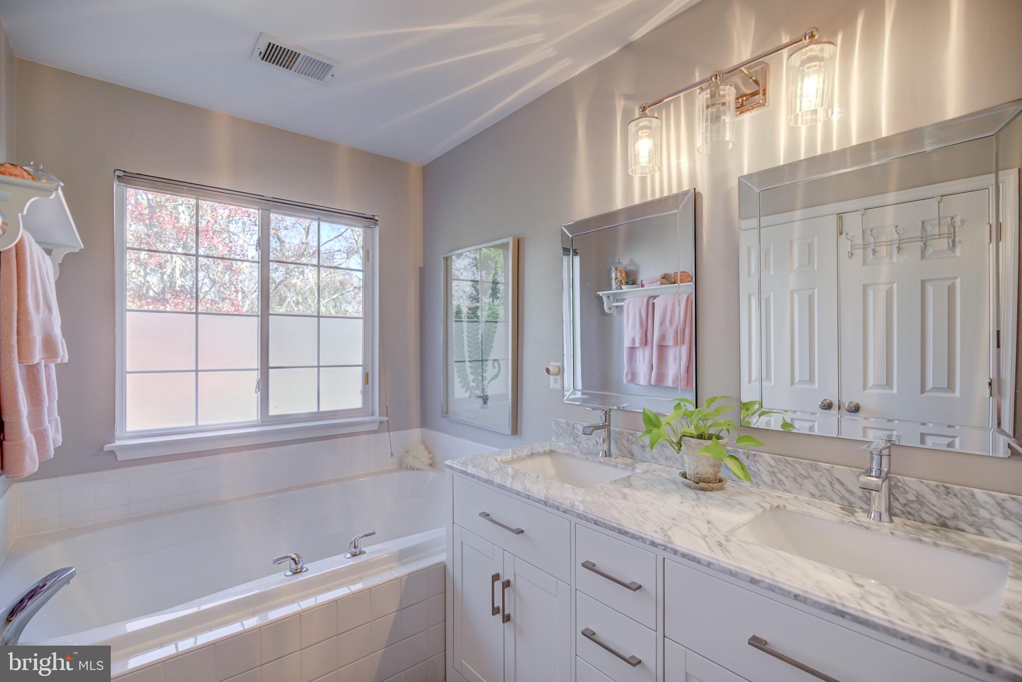 KINGSTOWNE - Residential